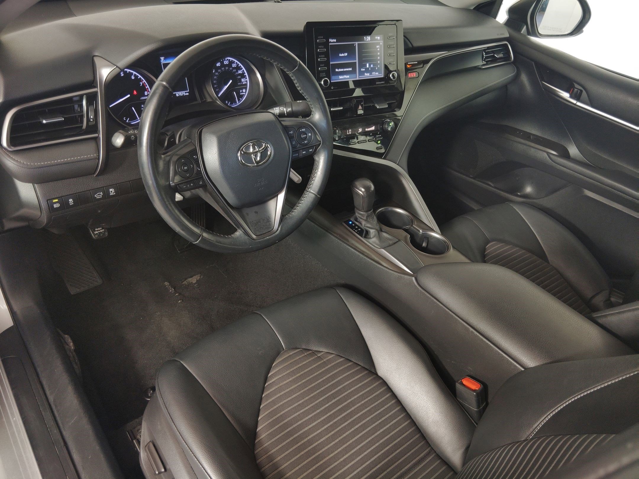 2021 Toyota Camry SE photo 4