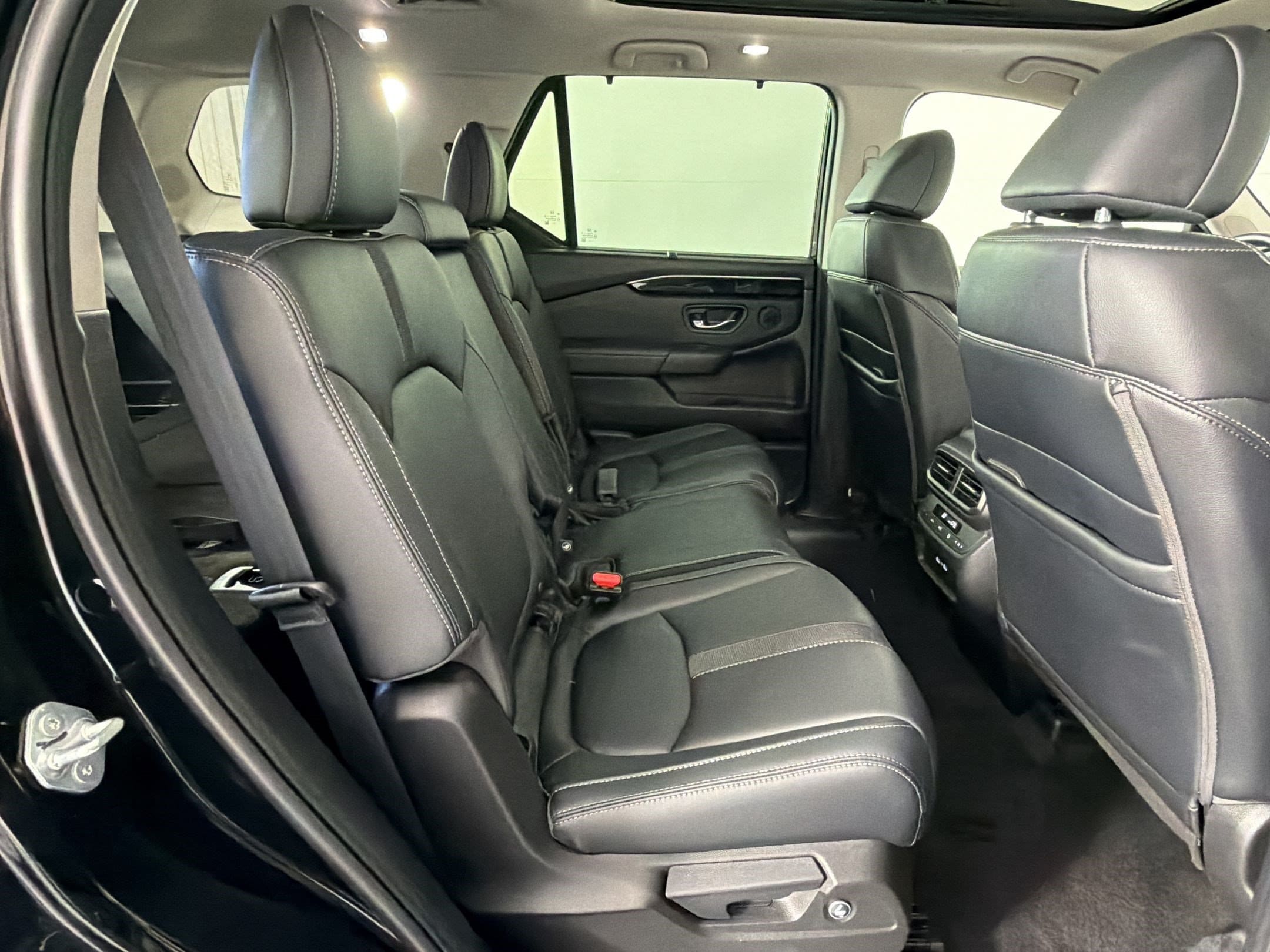 2023 Honda Pilot Touring - Photo 31
