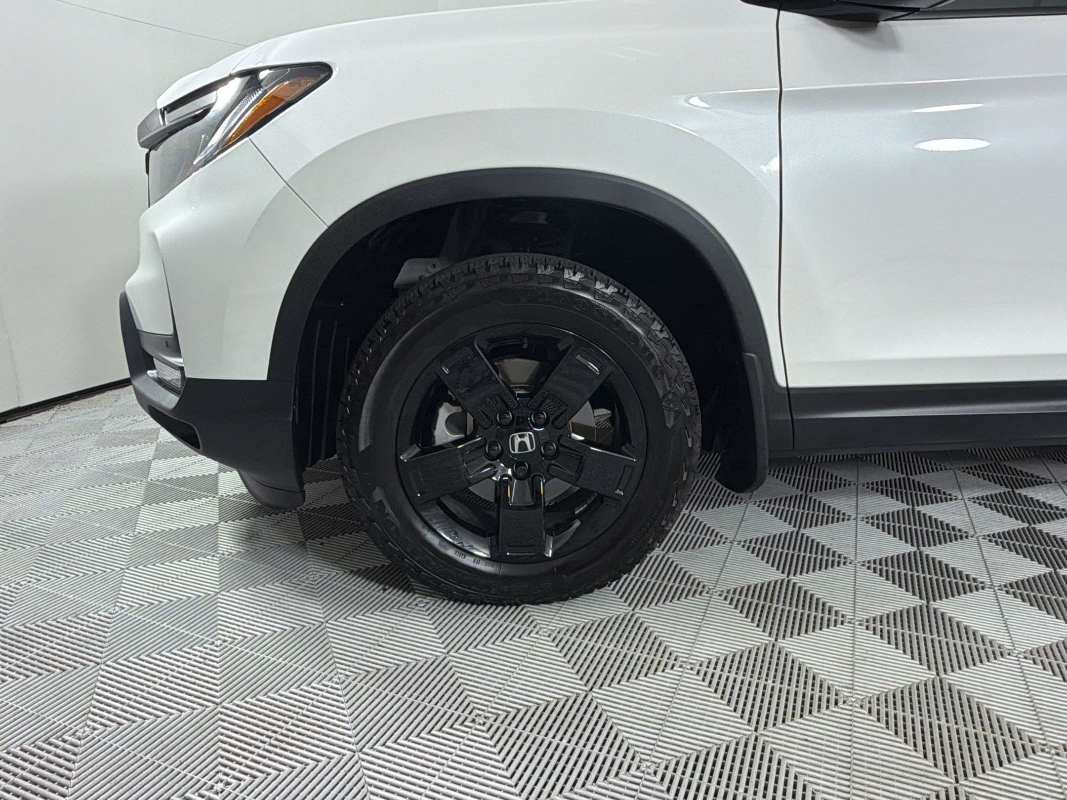 2025 Honda Ridgeline Black Edition - Photo 13