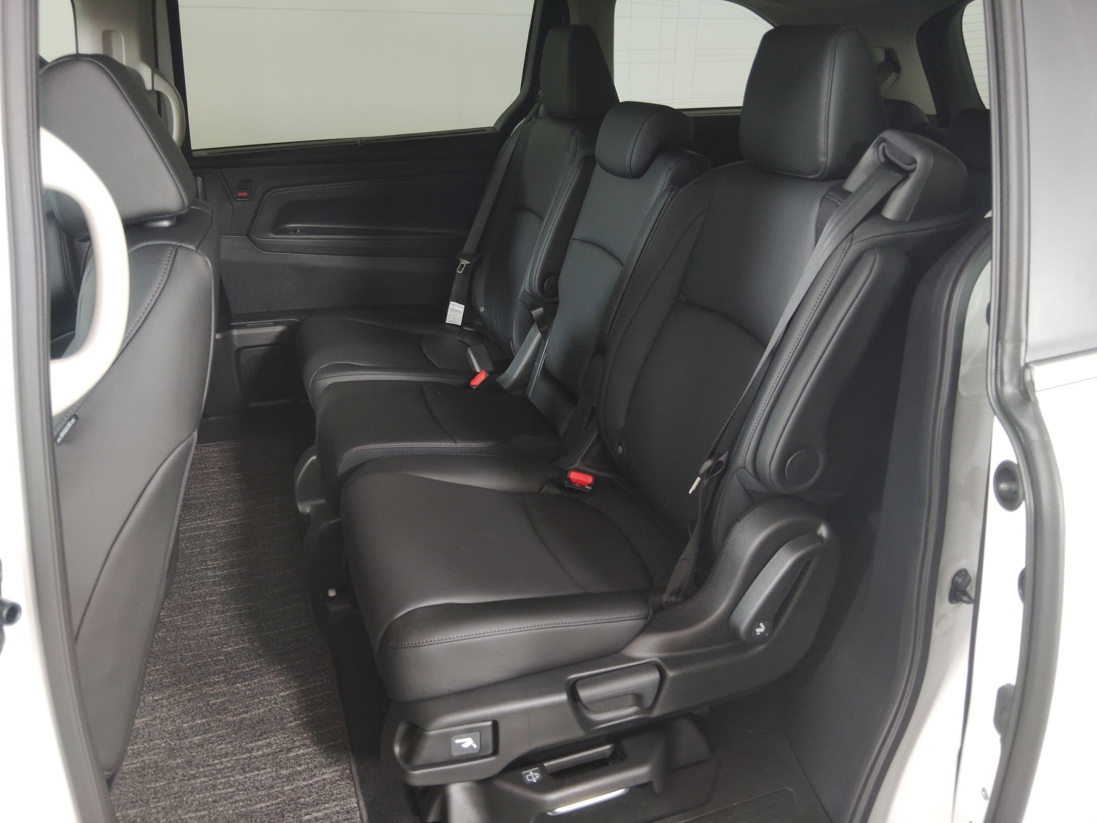 2026 Honda Odyssey EX-L - Photo 12