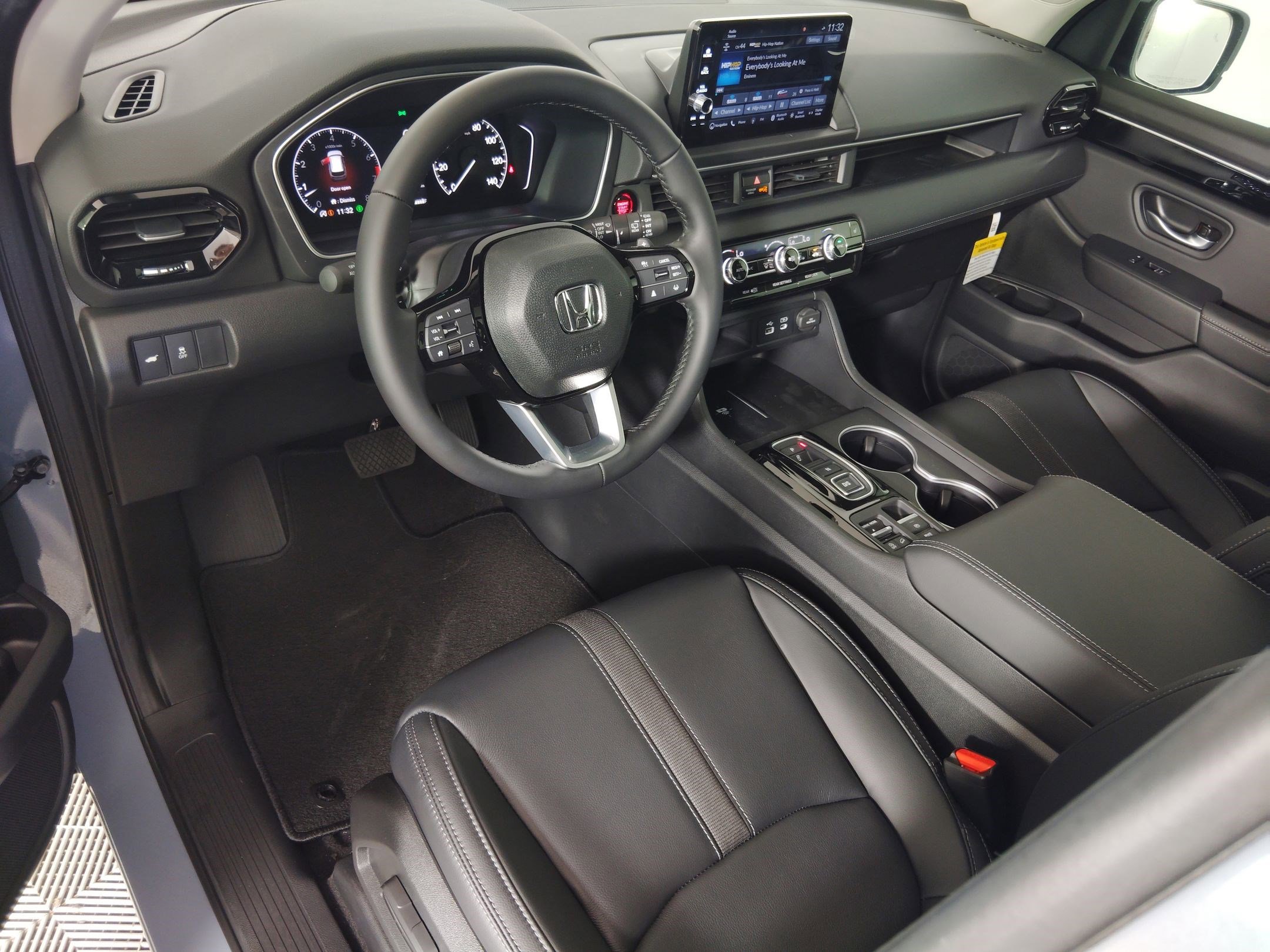 2025 Honda Pilot Touring photo 3