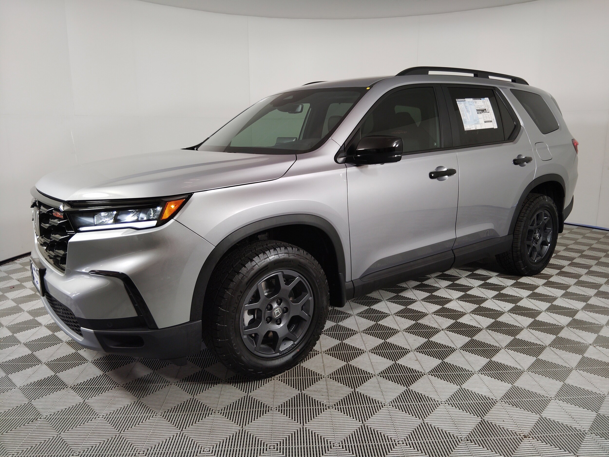 2025 Honda Pilot TrailSport photo 4