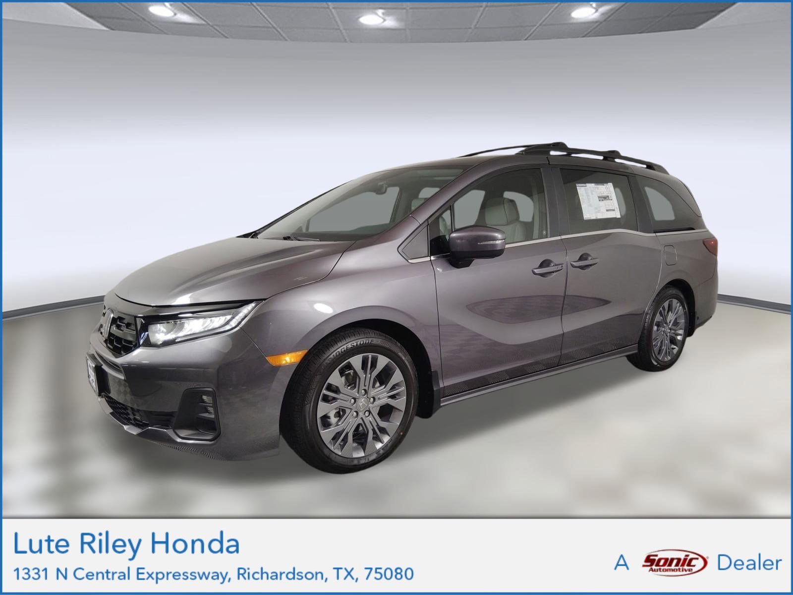 2026 Honda Odyssey Touring's photo