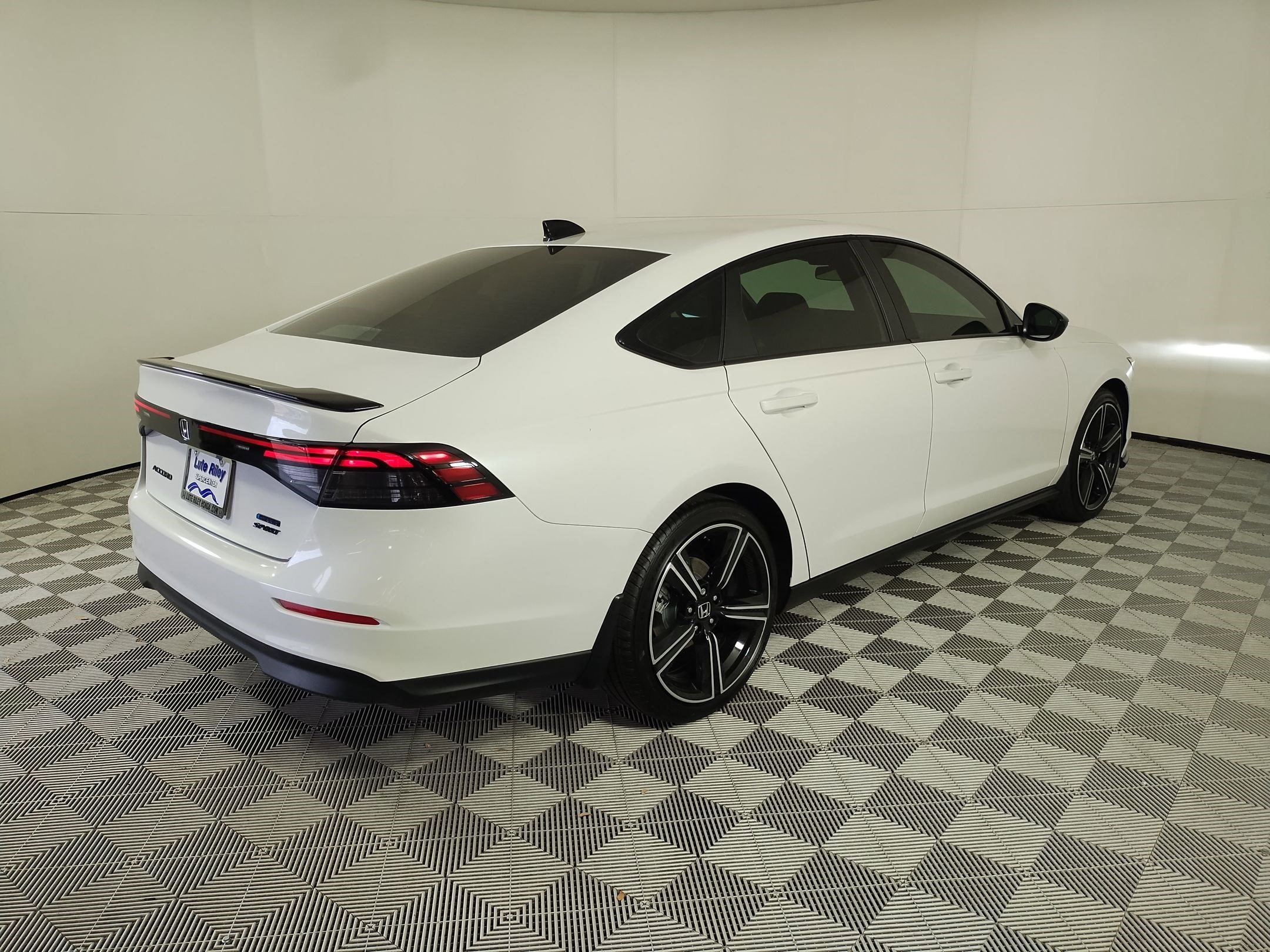 2026 Honda Accord Hybrid Sport - Photo 9