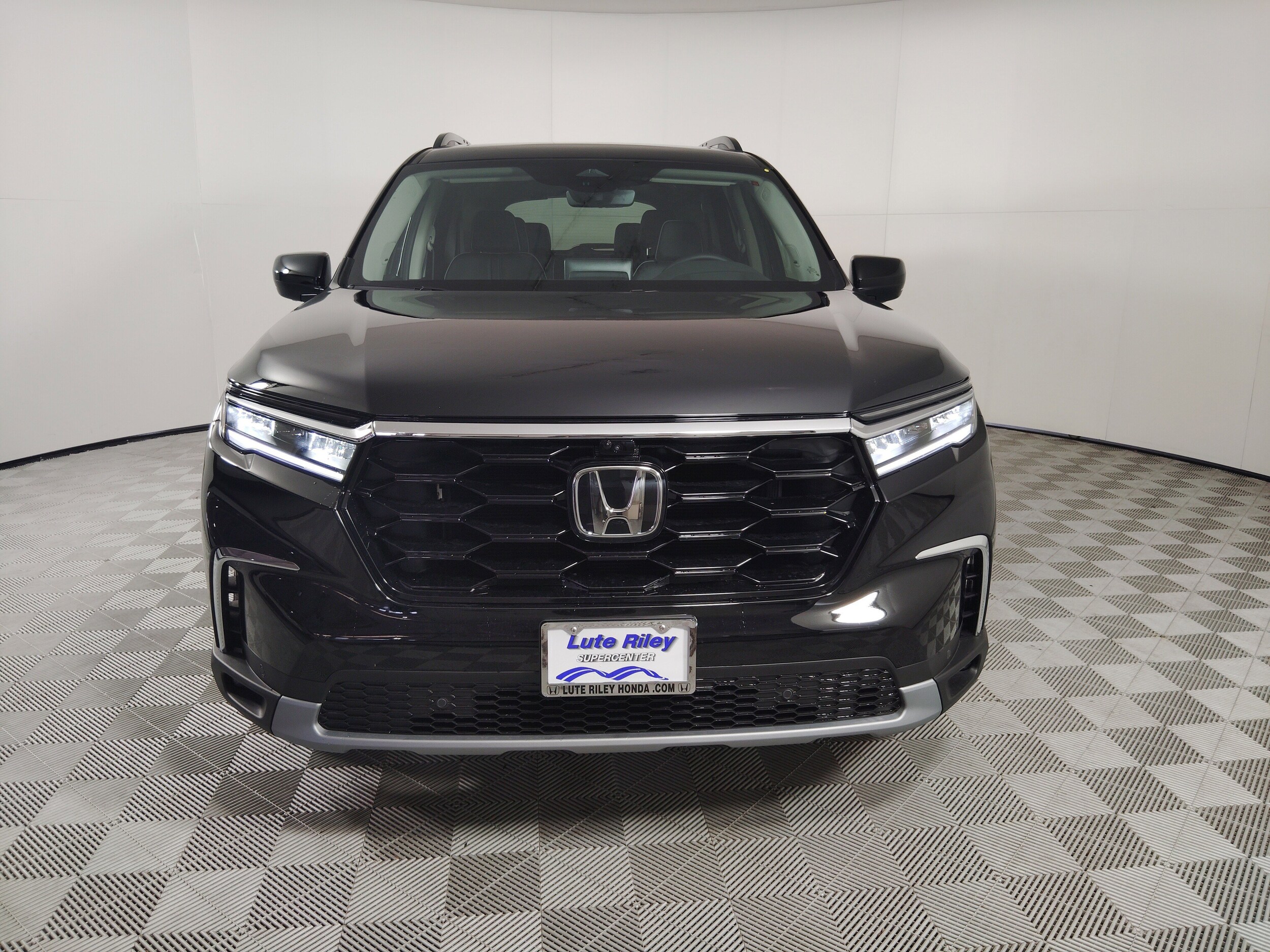 2025 Honda Pilot Elite photo 3