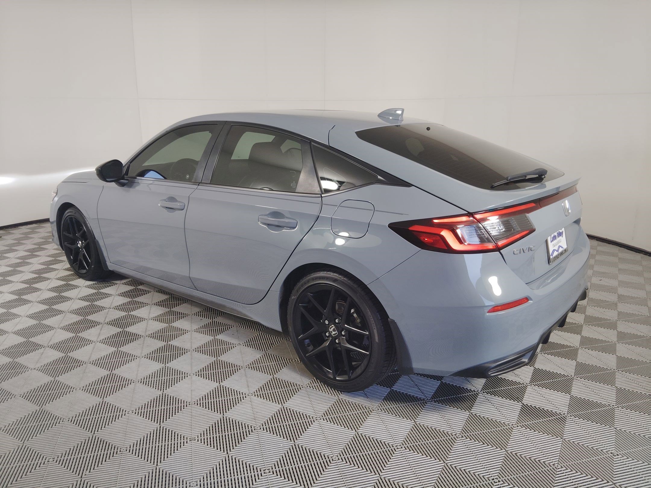 2022 Honda Civic Sport Hatchback photo 2