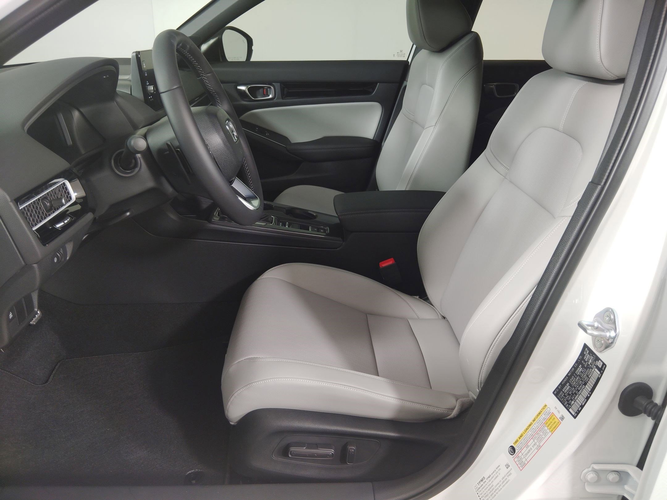 2026 Honda Civic Hybrid Sport Touring Hatchback photo 4