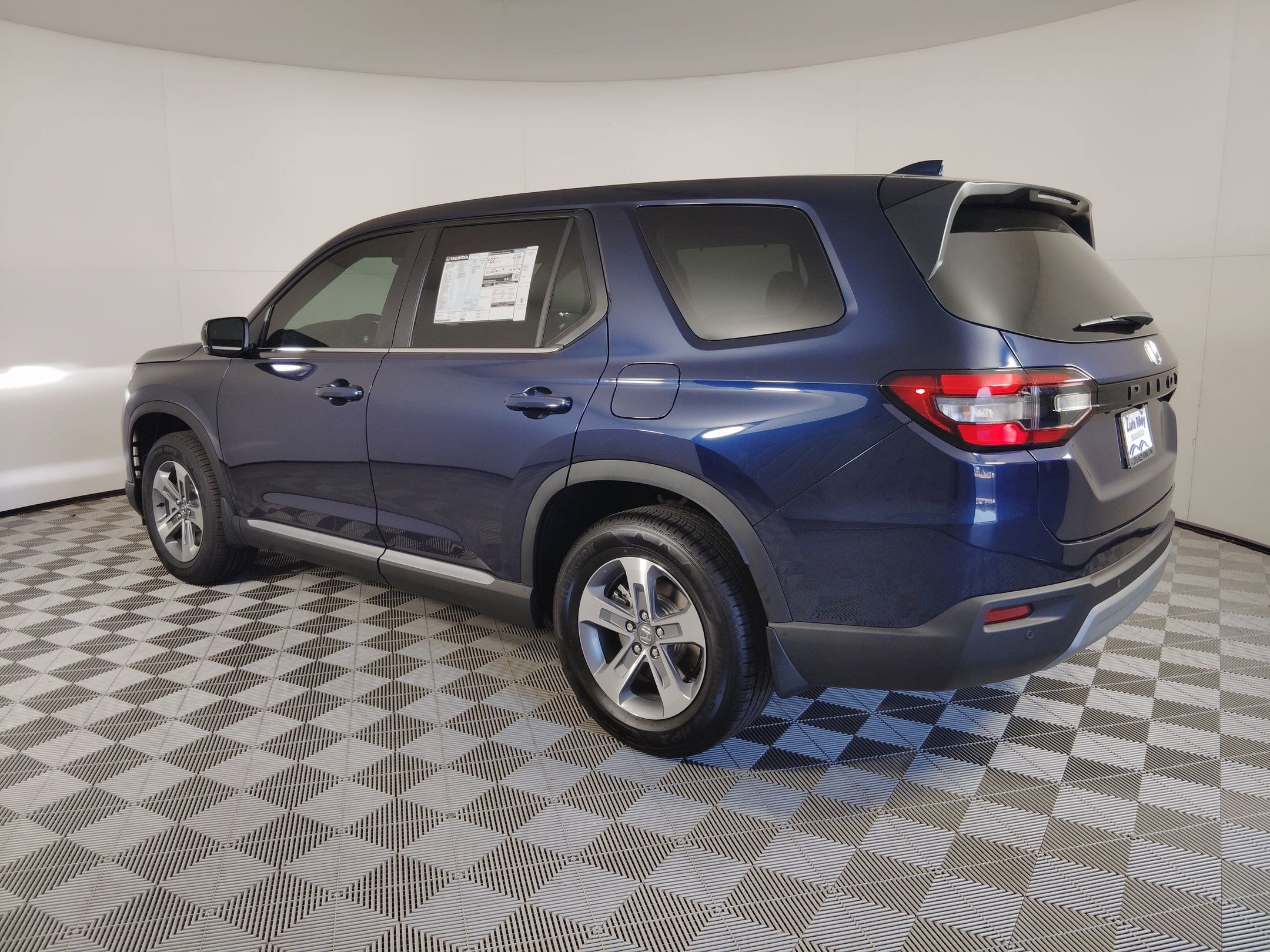 2025 Honda Pilot EX-L photo 3