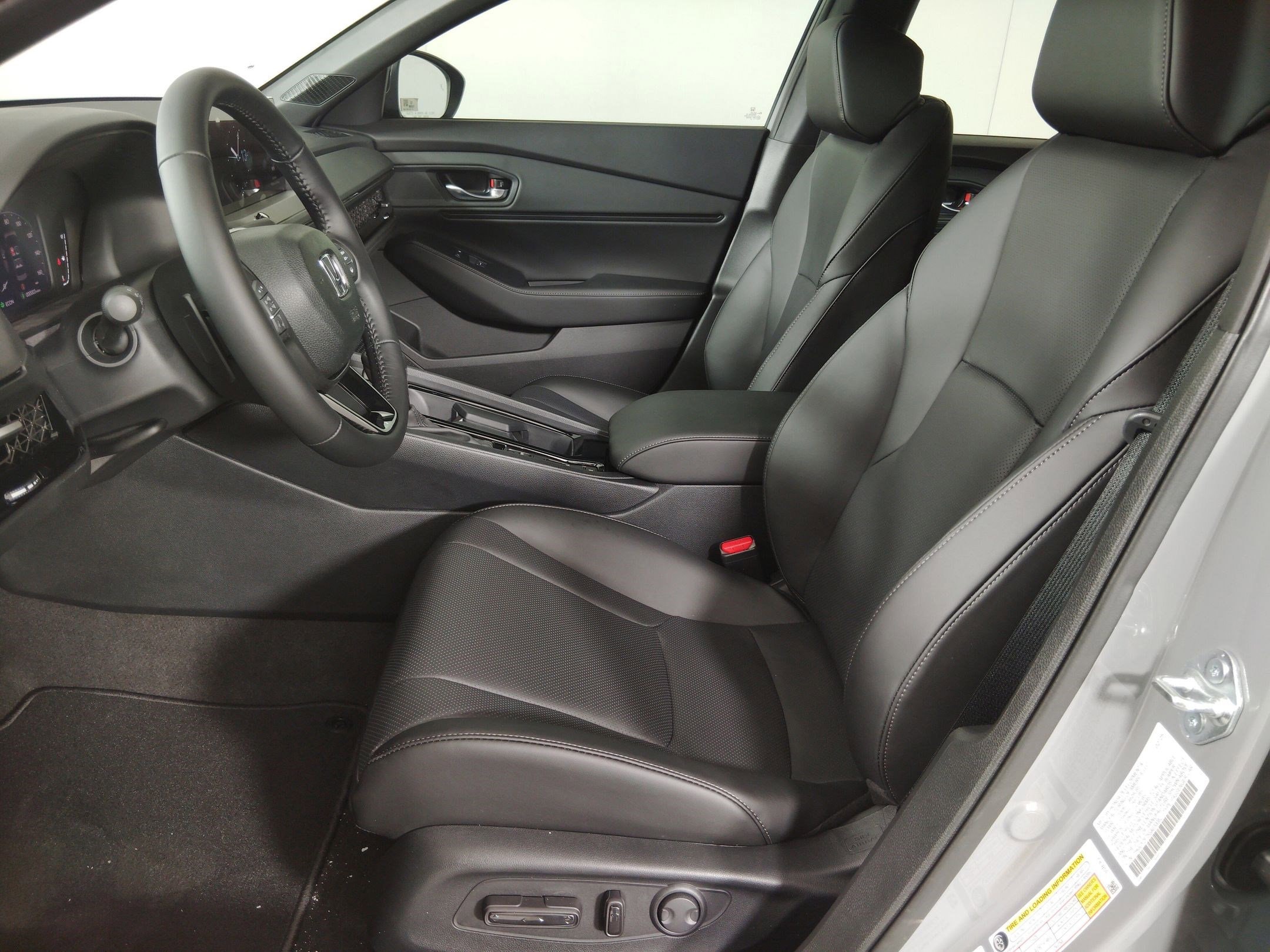 2025 Honda Accord Hybrid Sport-L photo 3
