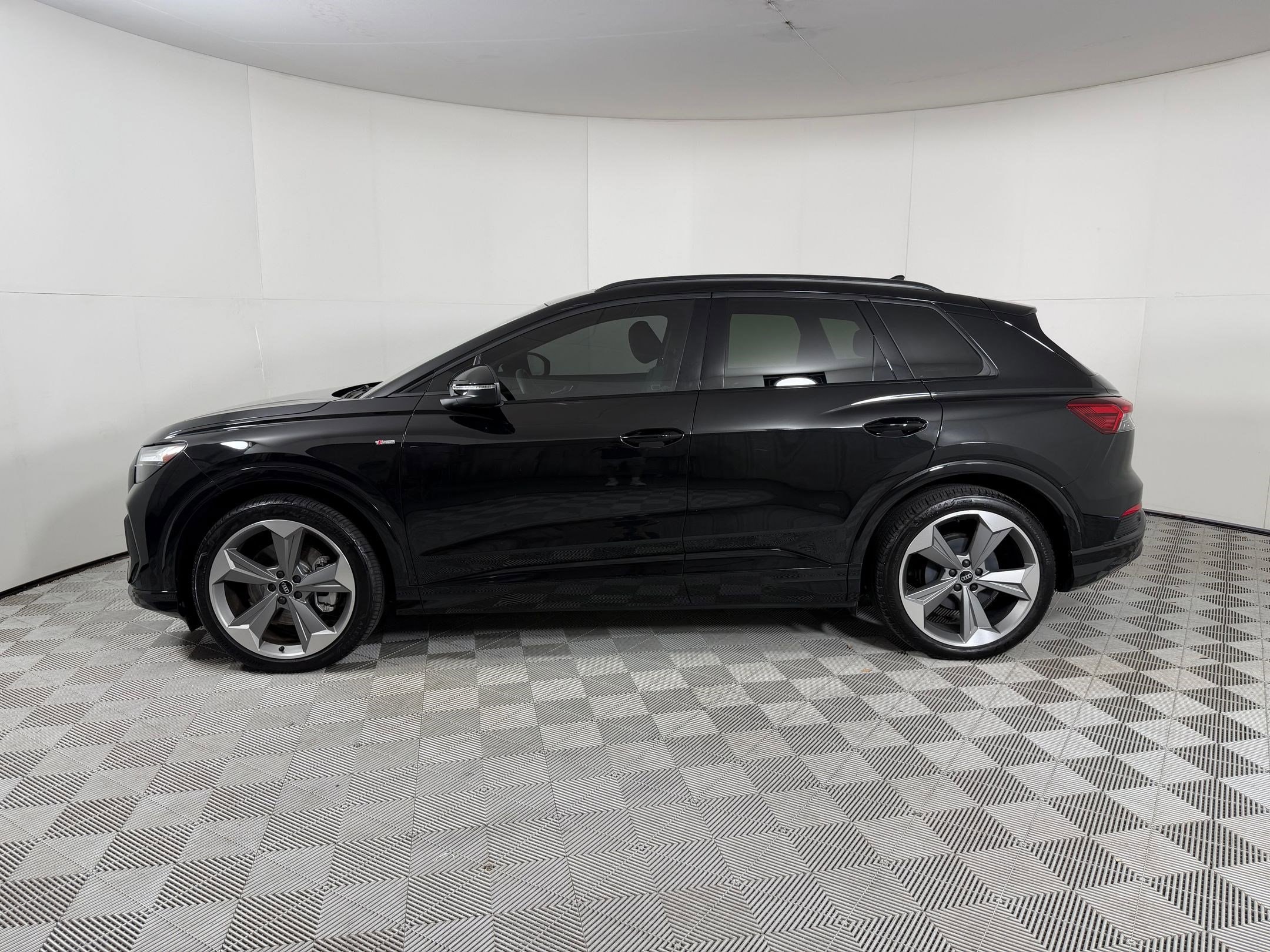 Used 2025 Audi Q4 e-tron Premium Plus with VIN WA1LUBFZ2SP016448 for sale in Richardson, TX