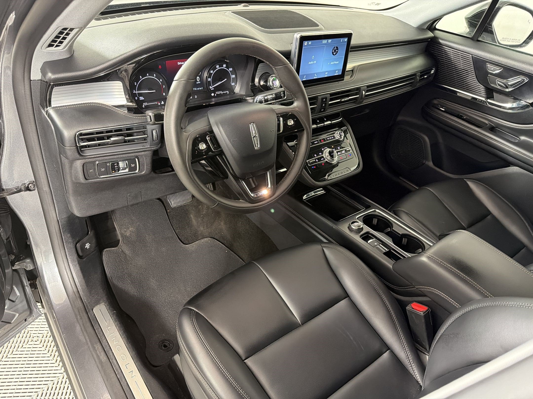 Corsair Standard SUV