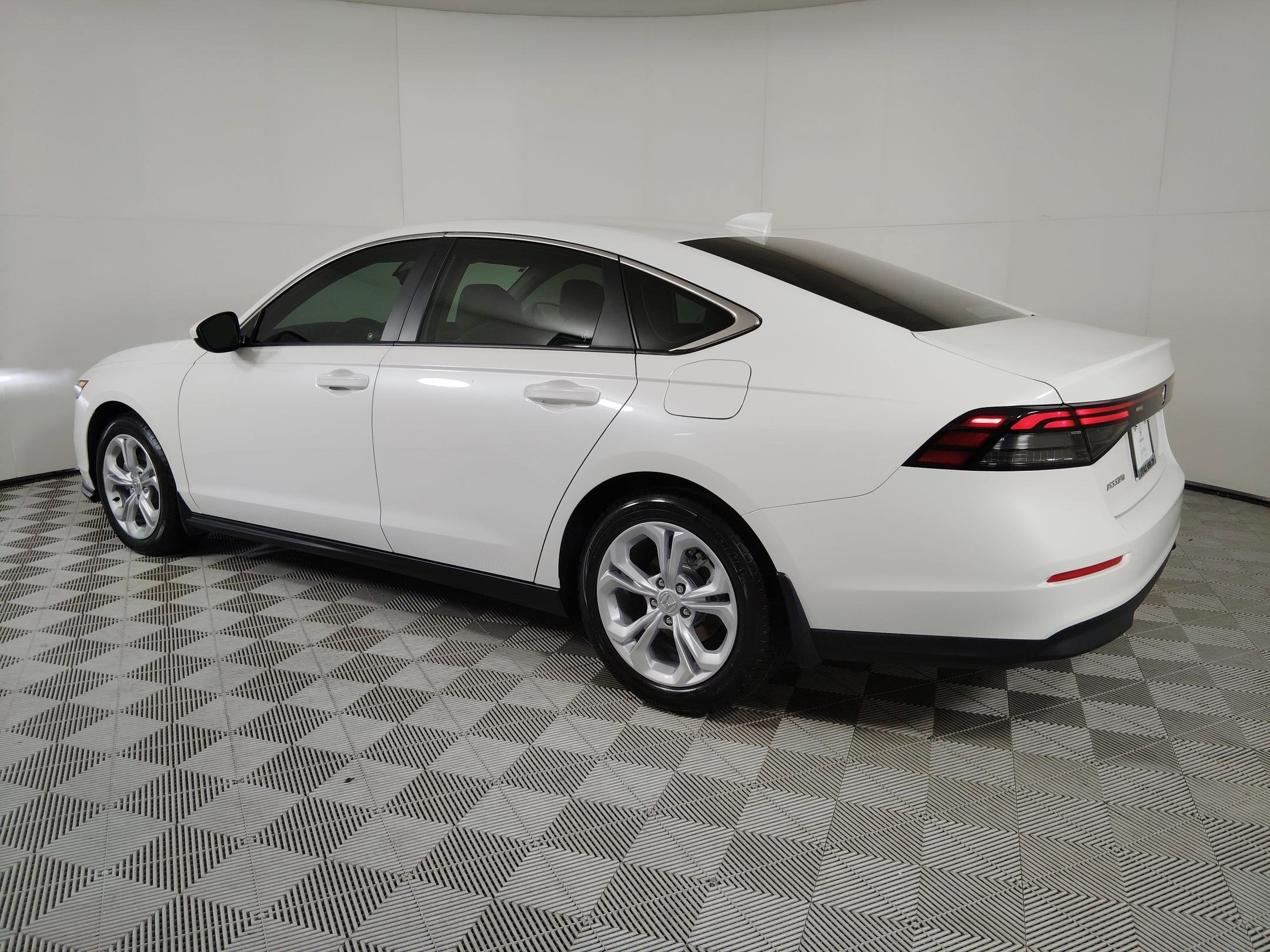 2025 Honda Accord LX photo 3
