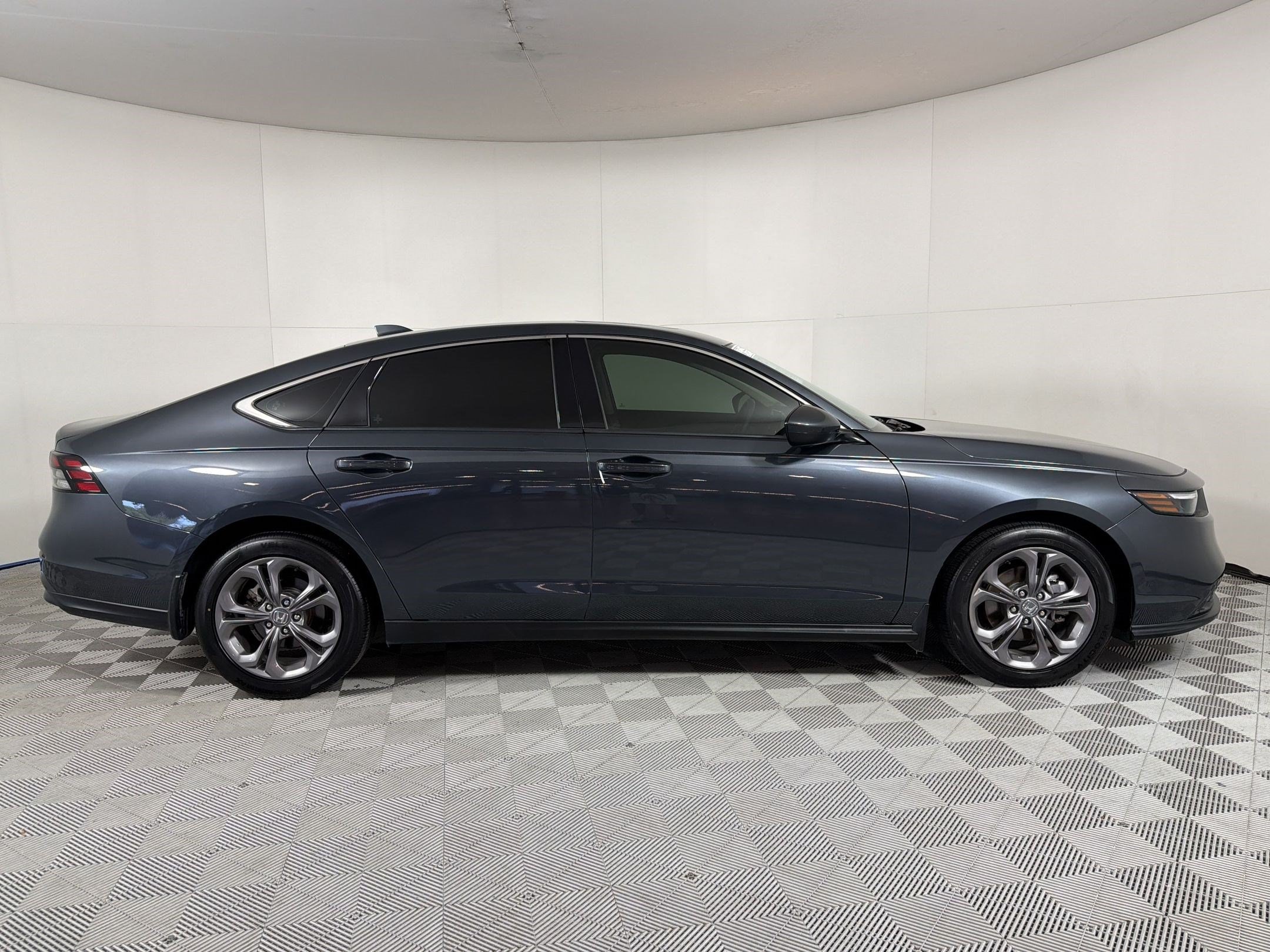 2024 Honda Accord EX - Photo 8