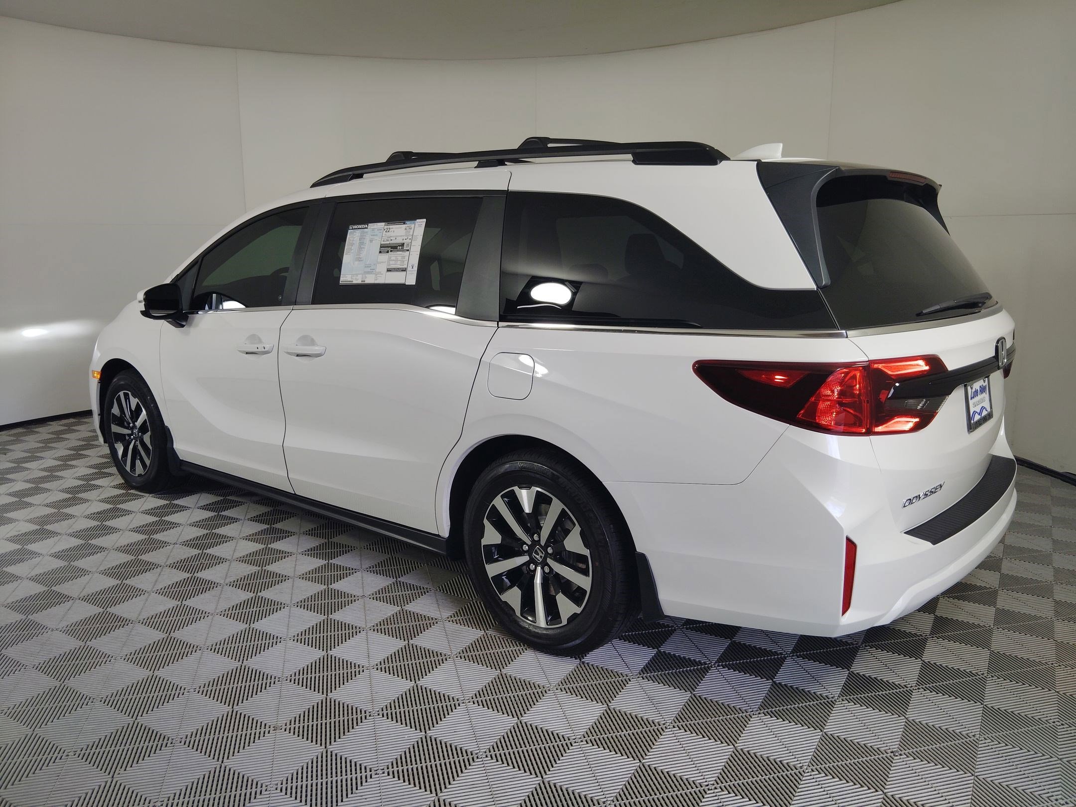 2026 Honda Odyssey EX-L photo 3
