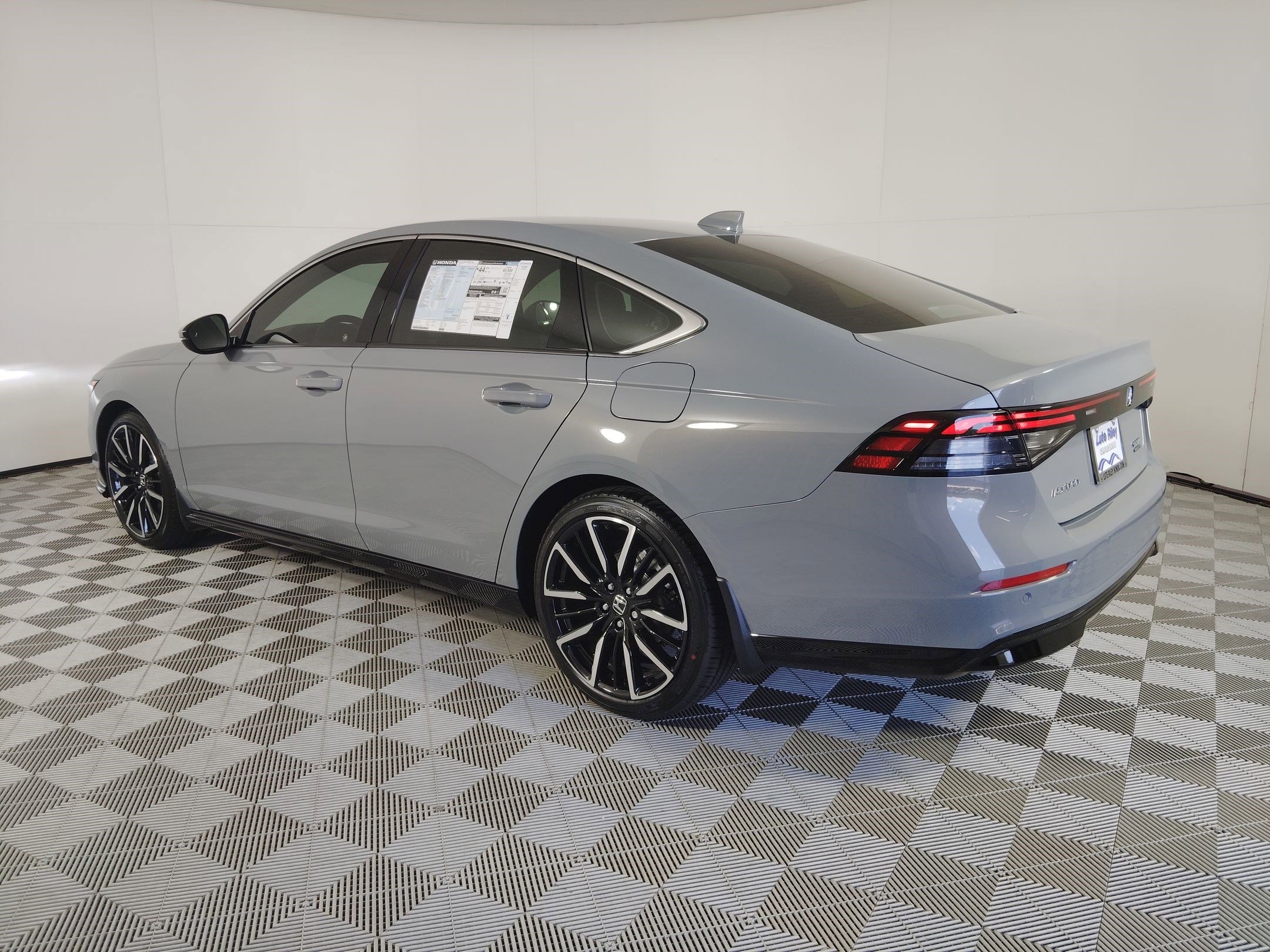 2025 Honda Accord Hybrid Touring photo 3