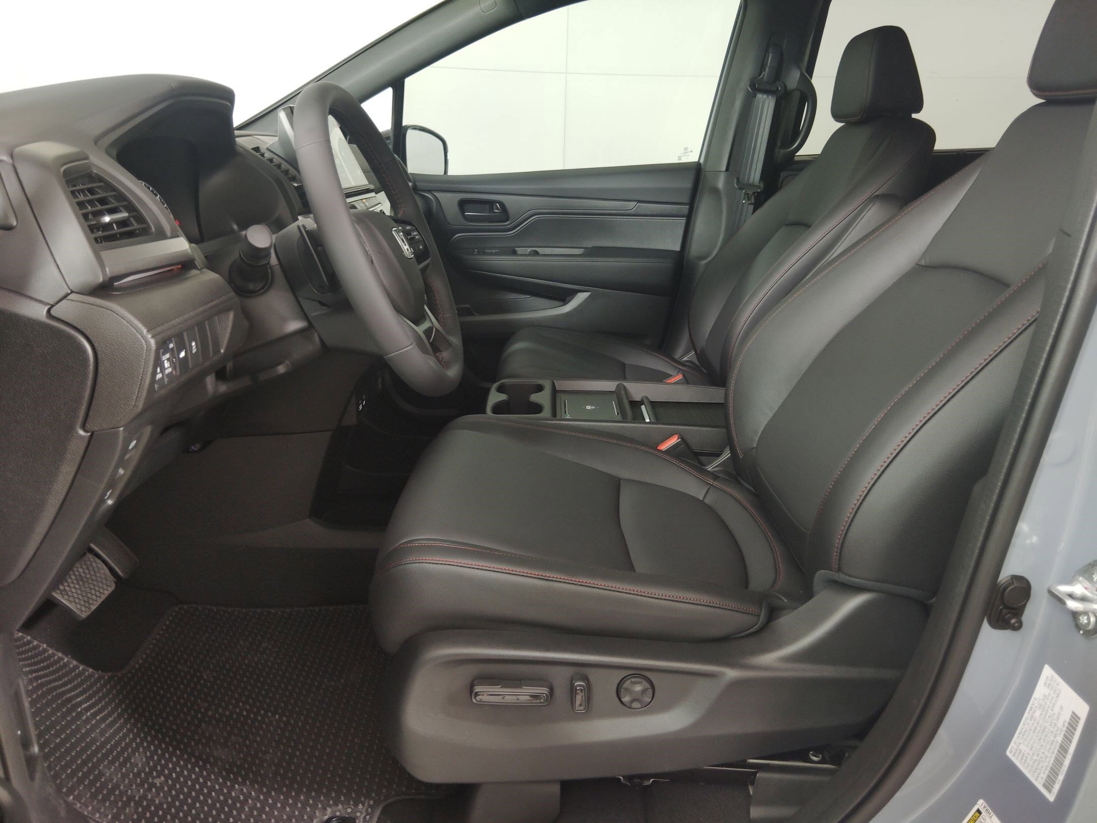 2026 Honda Odyssey photo 4