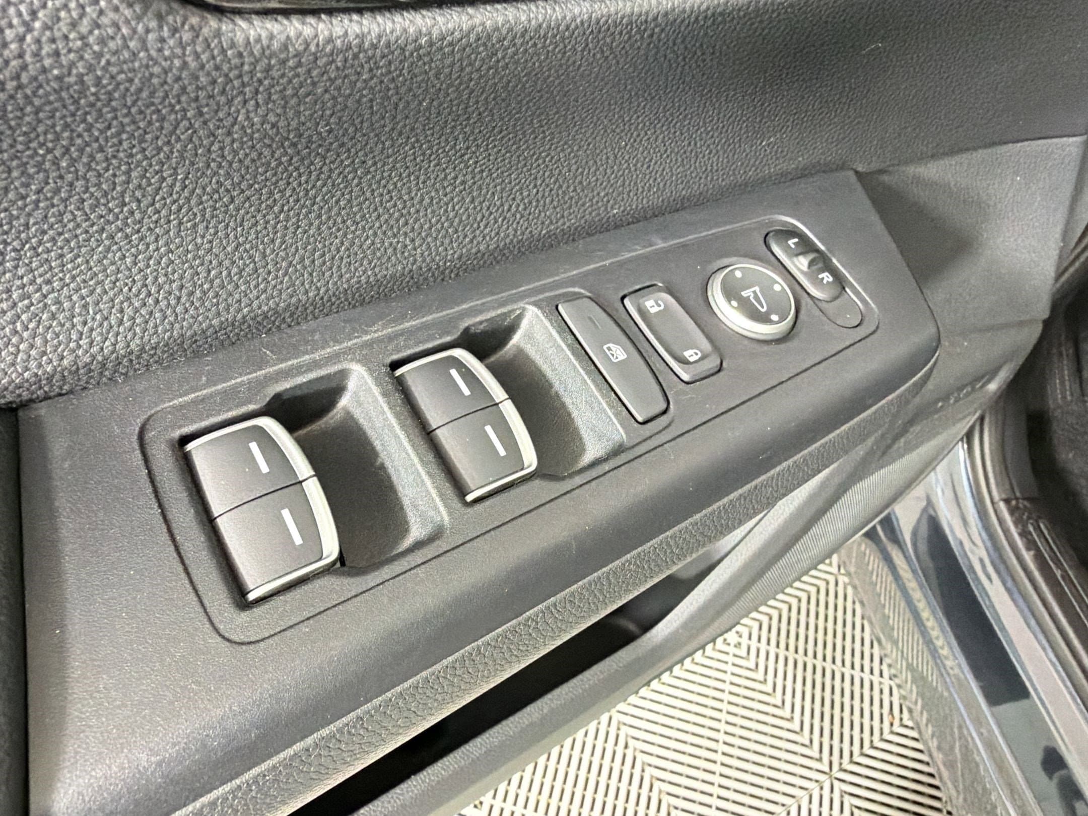 2025 Honda CR-V EX-L - Photo 22
