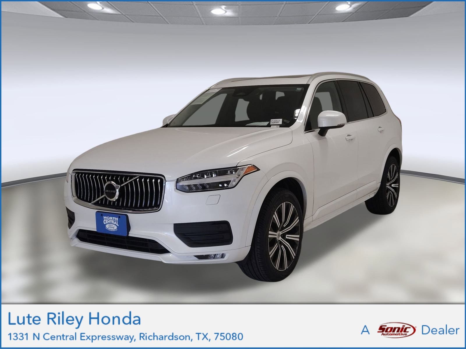 2023 Volvo XC90 Core's photo