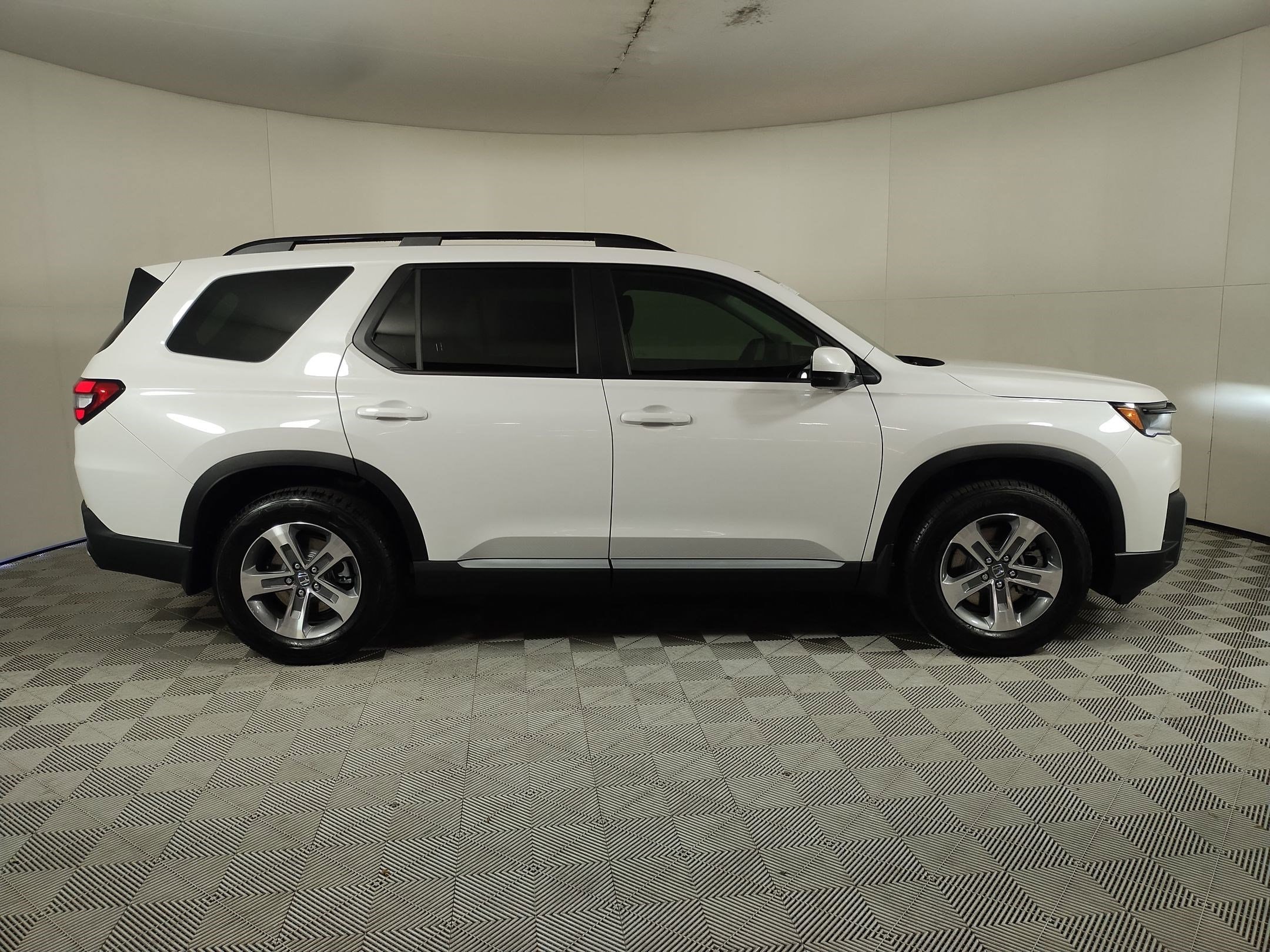 2026 Honda Pilot EX-L - Photo 8