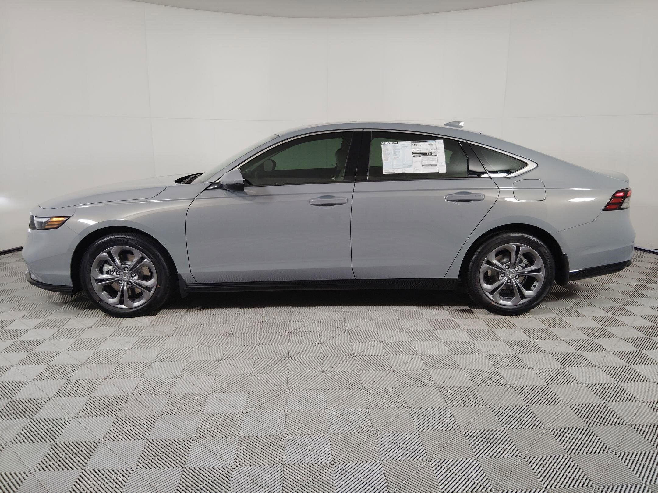 2025 Honda Accord Hybrid EX-L photo 2