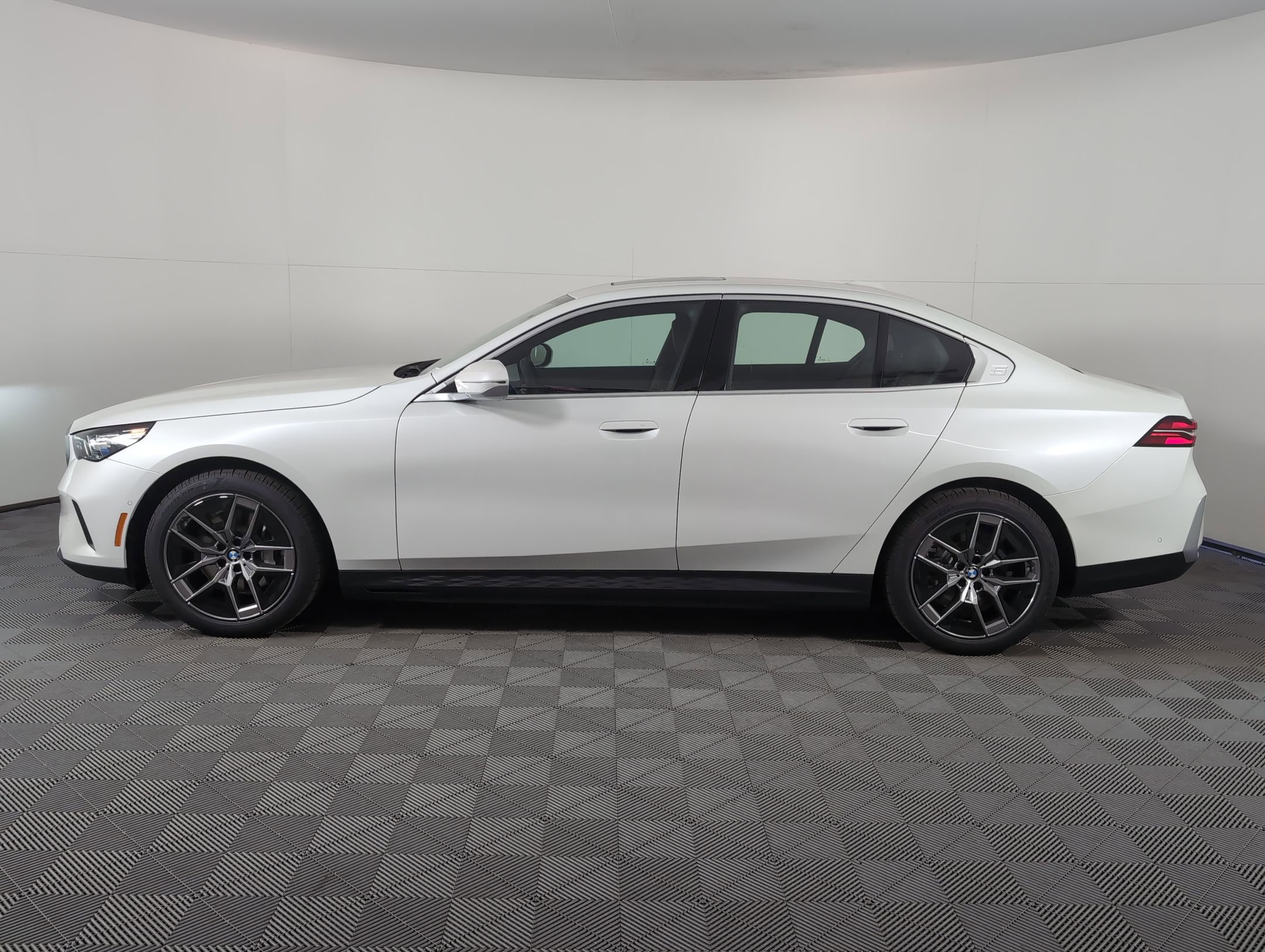 2026 Bmw i5 eDrive40 photo 2