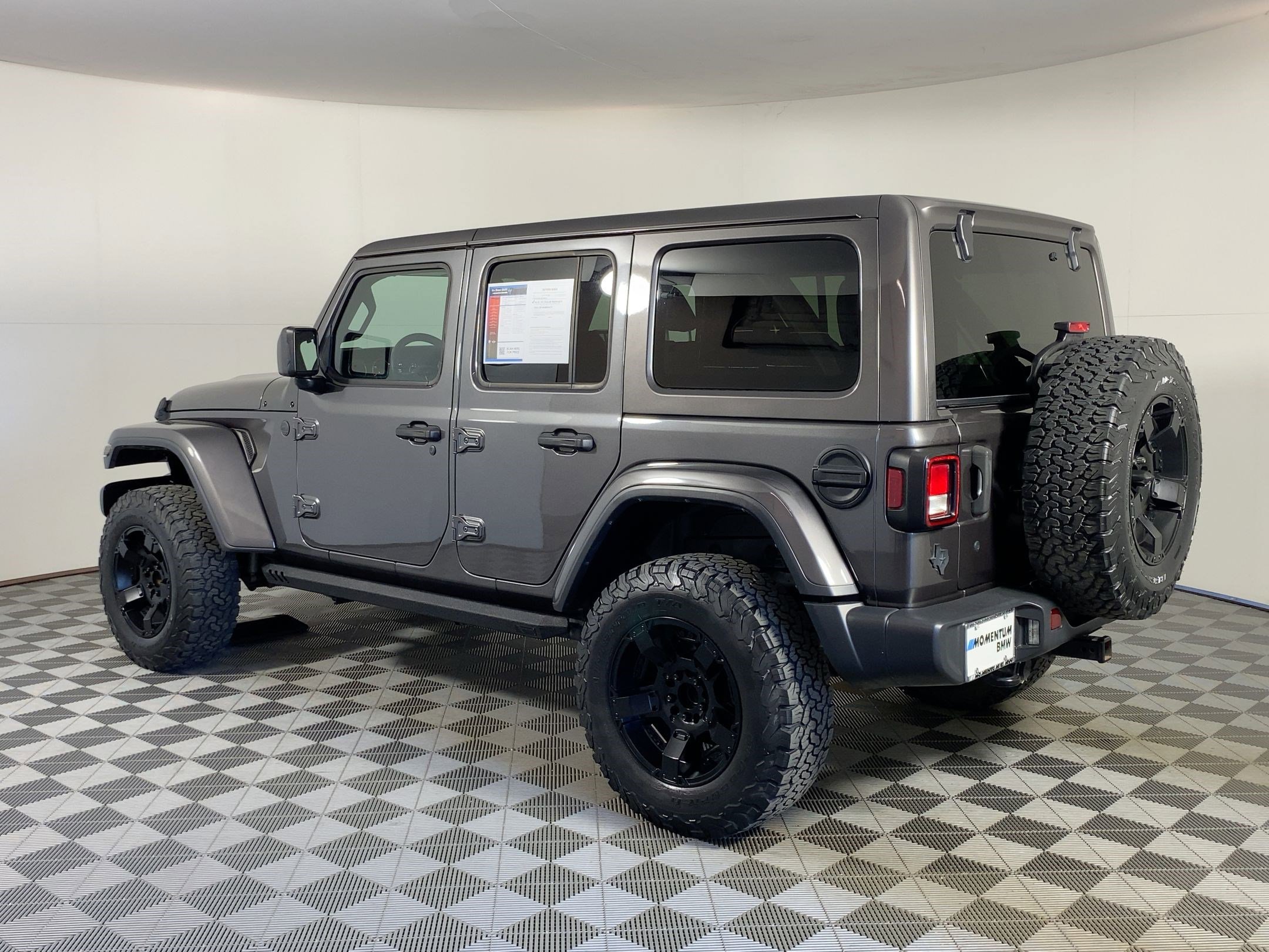 2018 Jeep Wrangler Unlimited Sahara photo 3