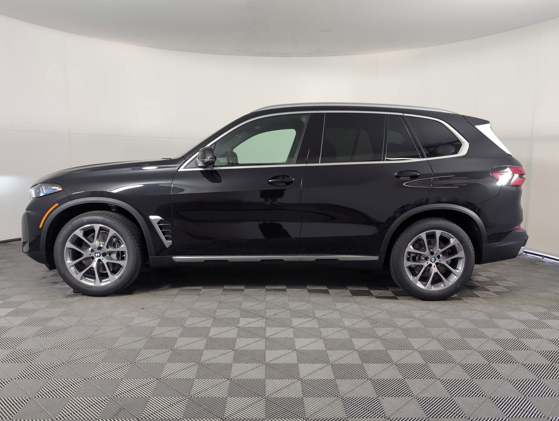 2026 Bmw X5 sDrive40i photo 2