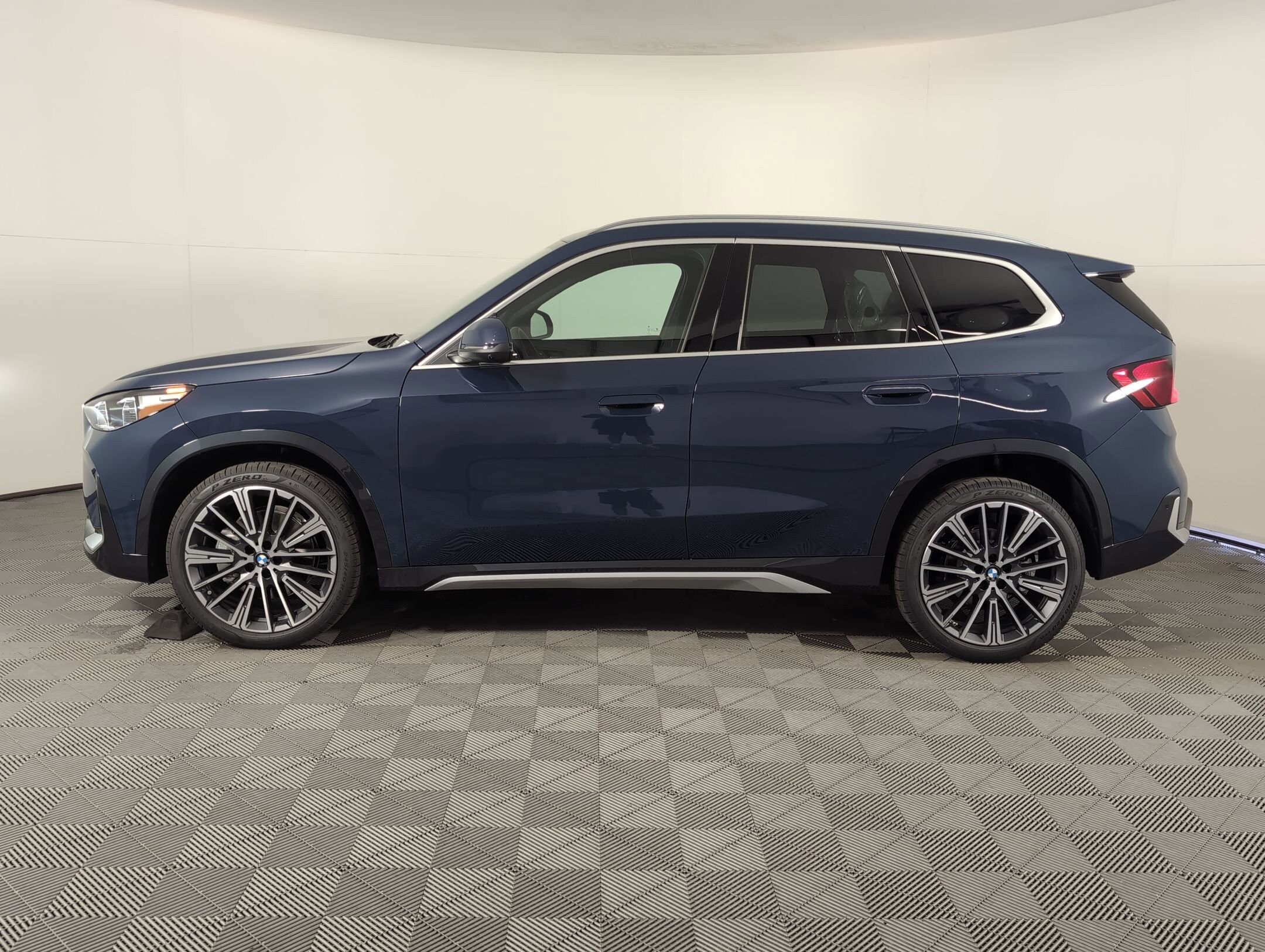 2026 Bmw X1 XDrive28i photo 2