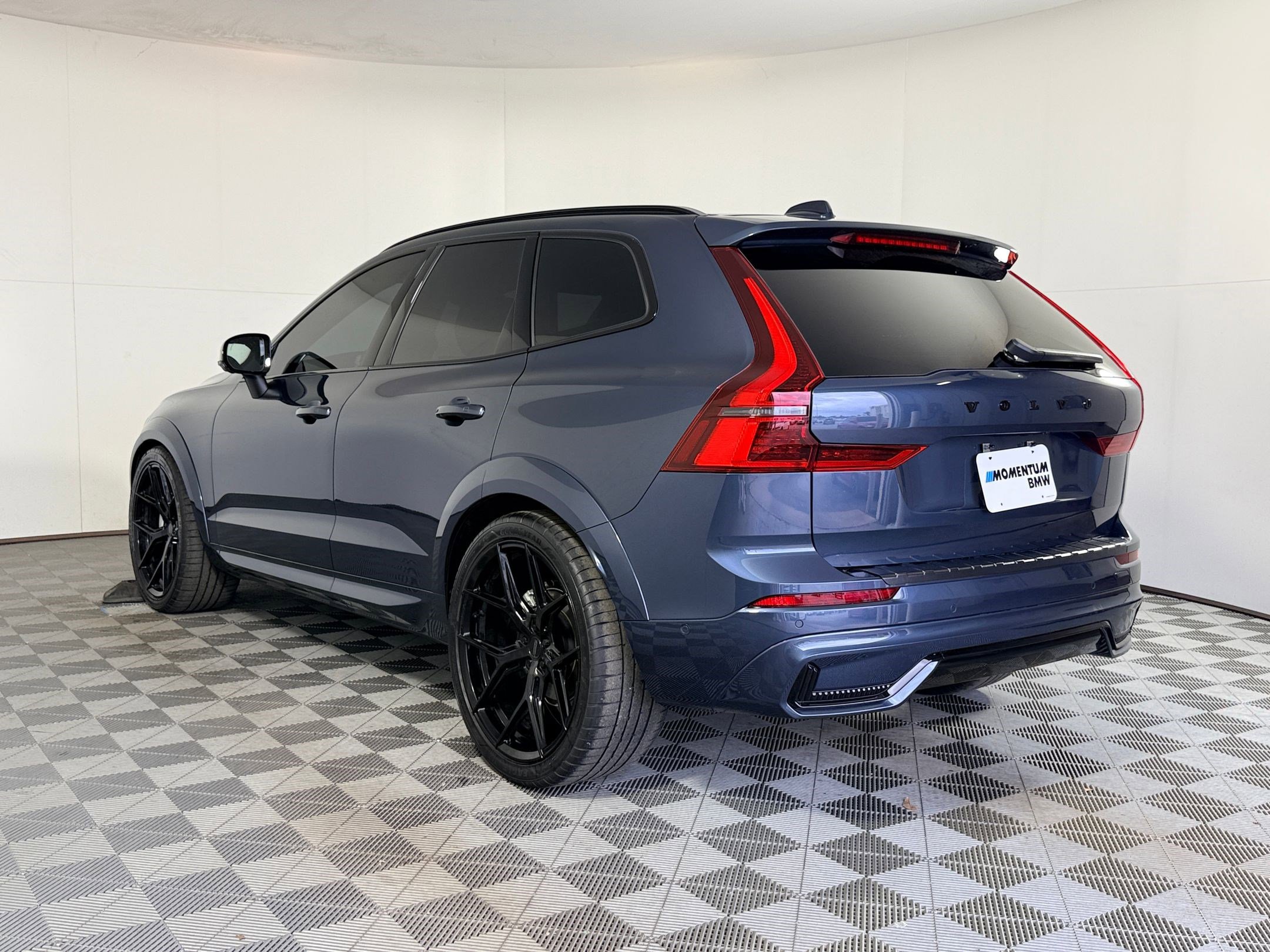 2026 Volvo XC60 B5 photo 3