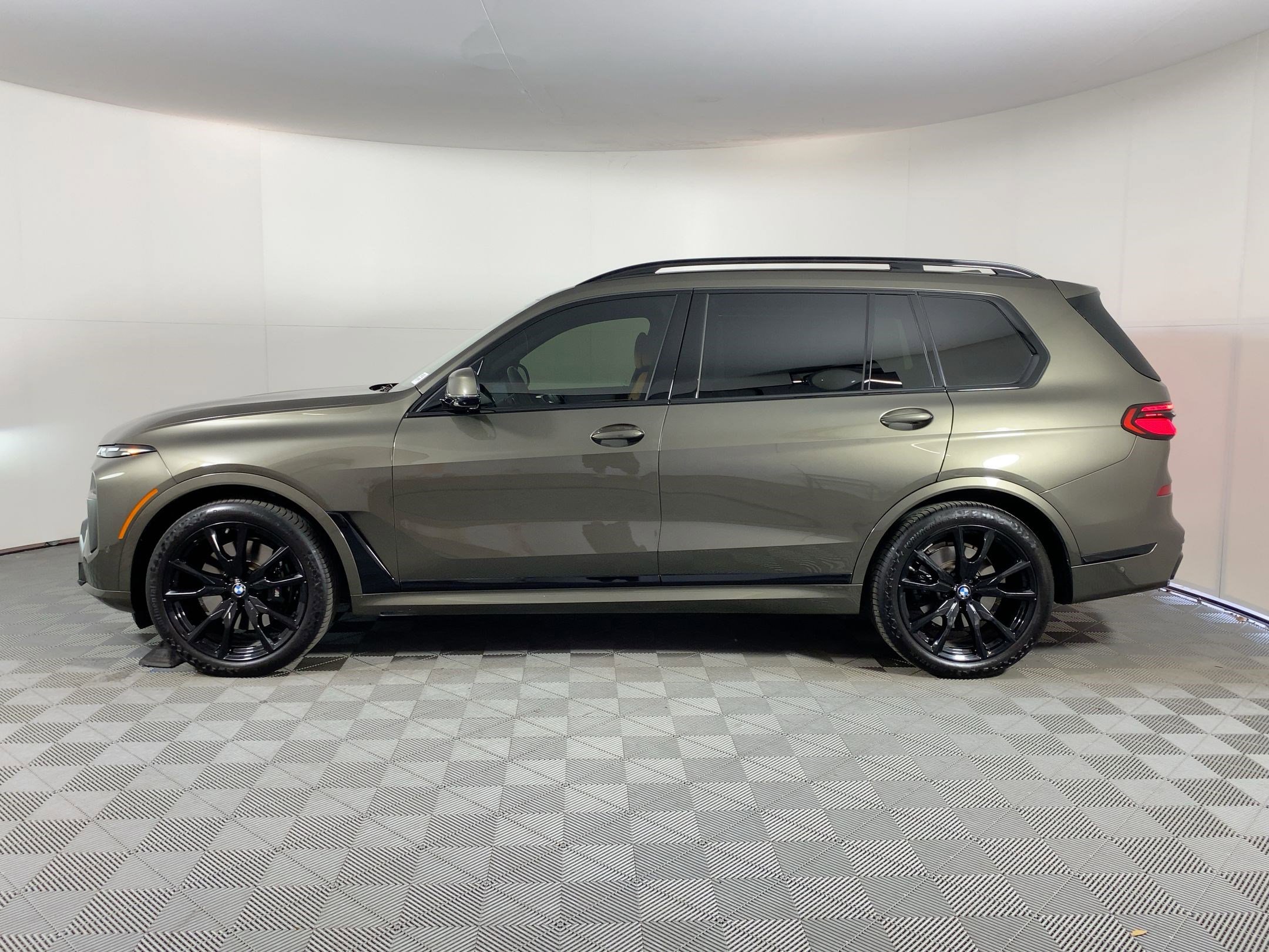 2024 Bmw X7 xDrive40i photo 2