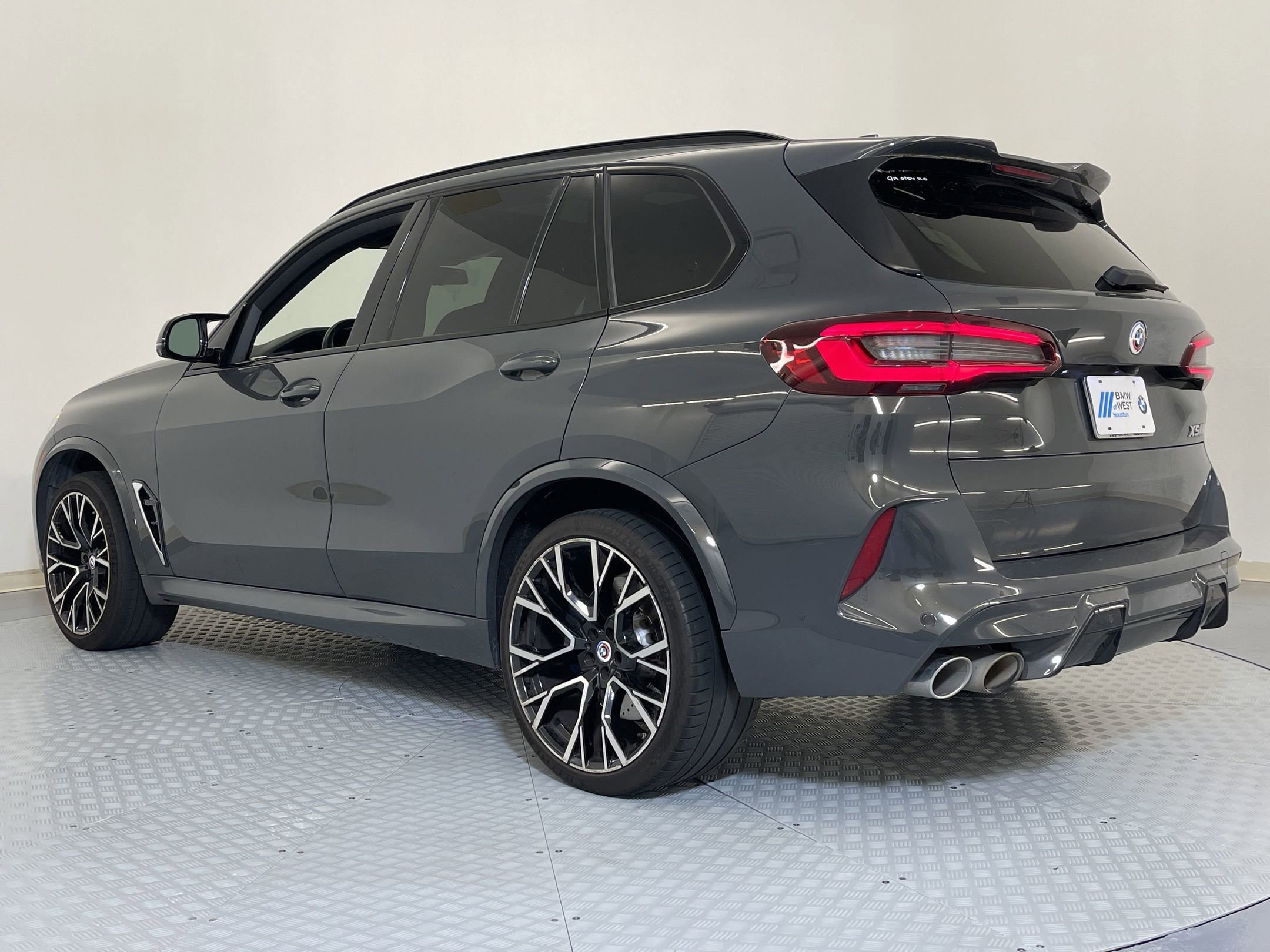 2023 Bmw X5 M photo 3