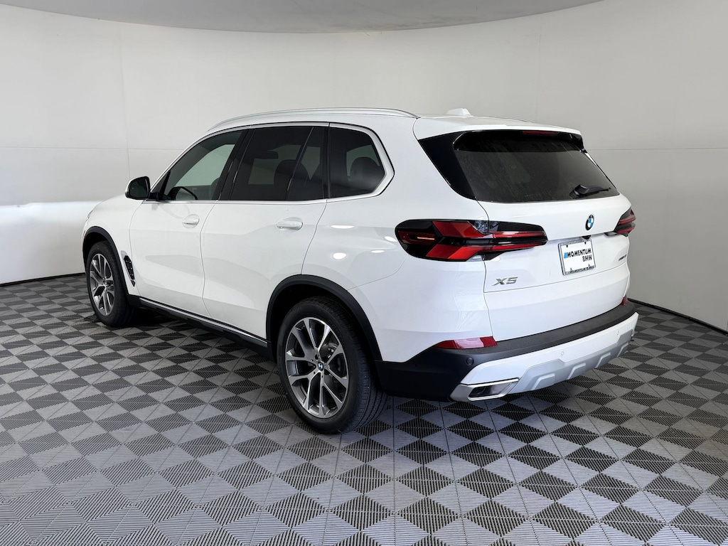 New 2026 BMW X5 sDrive40i SUV