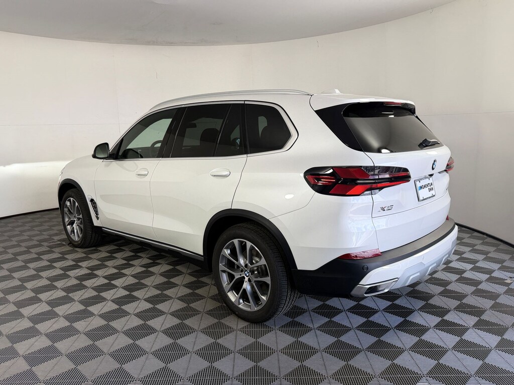 New 2026 BMW X5 sDrive40i SUV