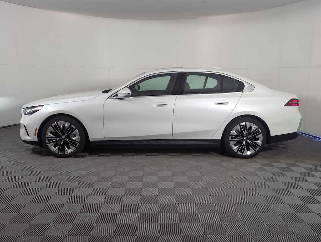 New 2026 BMW i5 eDrive40 Sedan