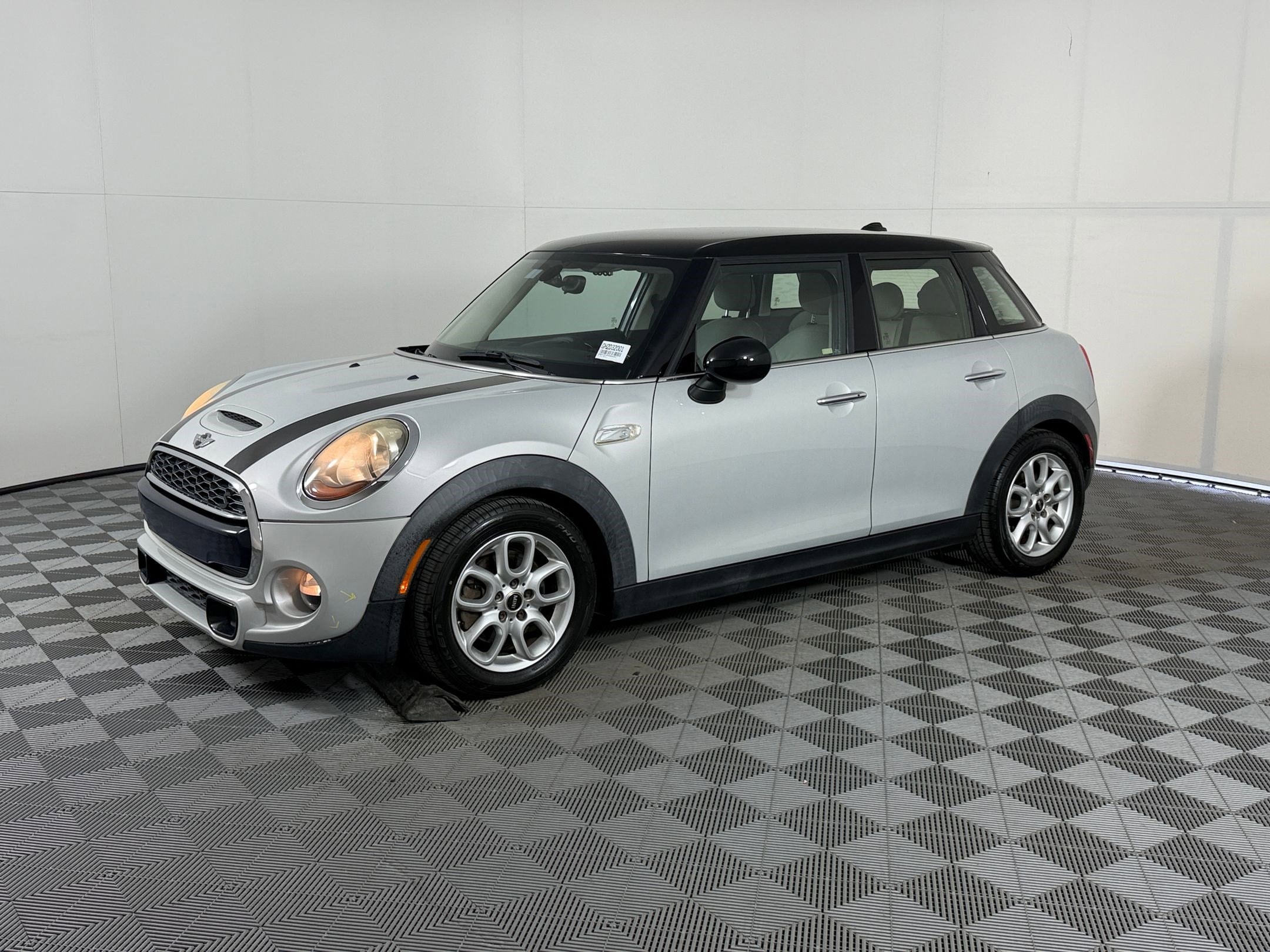 2017 MINI Cooper S 4 Door's photo