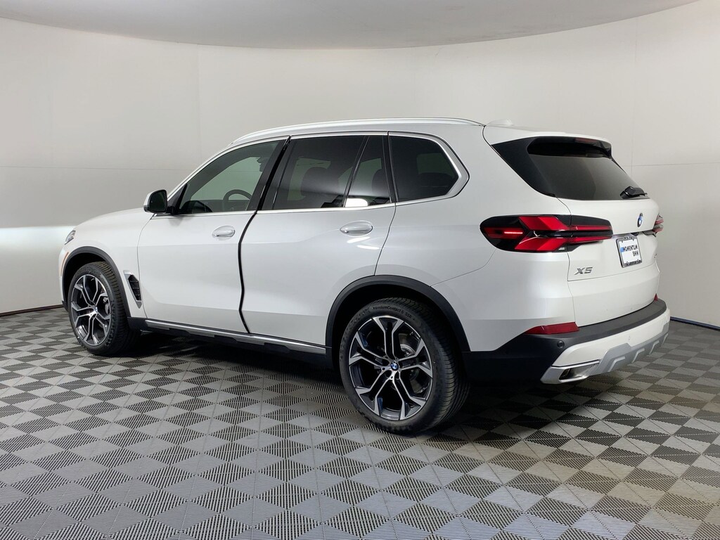 New 2026 BMW X5 sDrive40i SUV