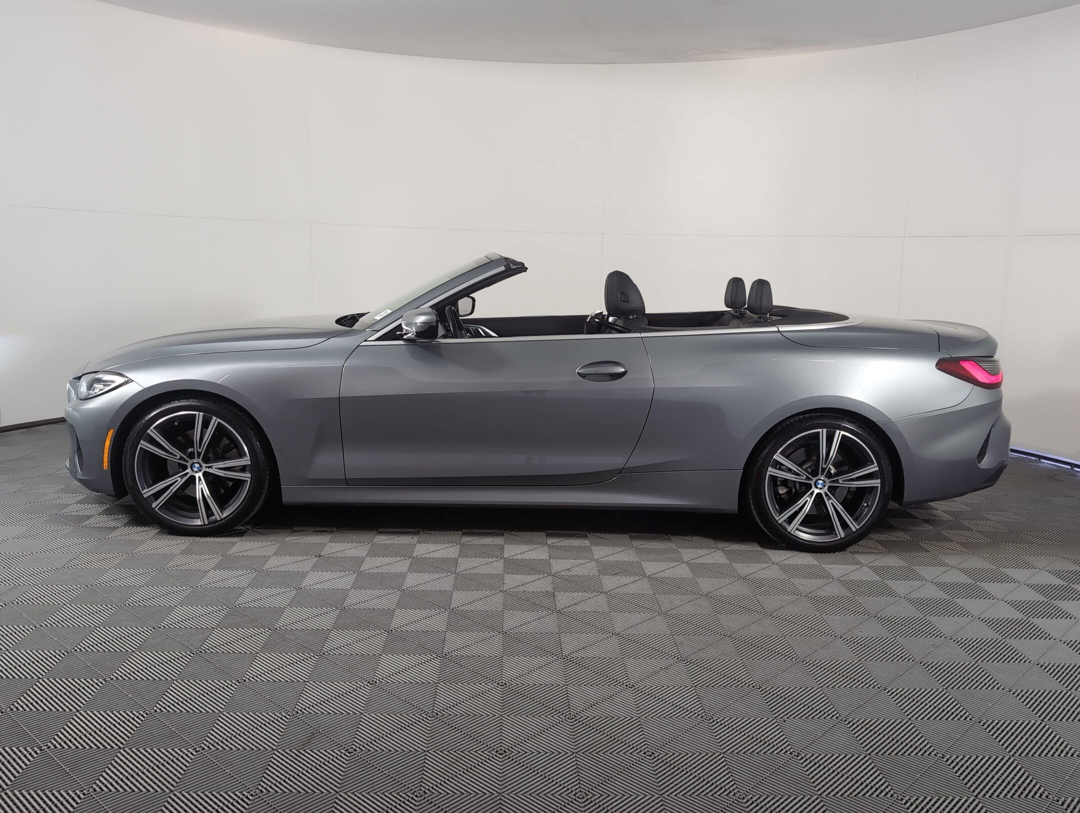 2023 Bmw 430i Convertible photo 2
