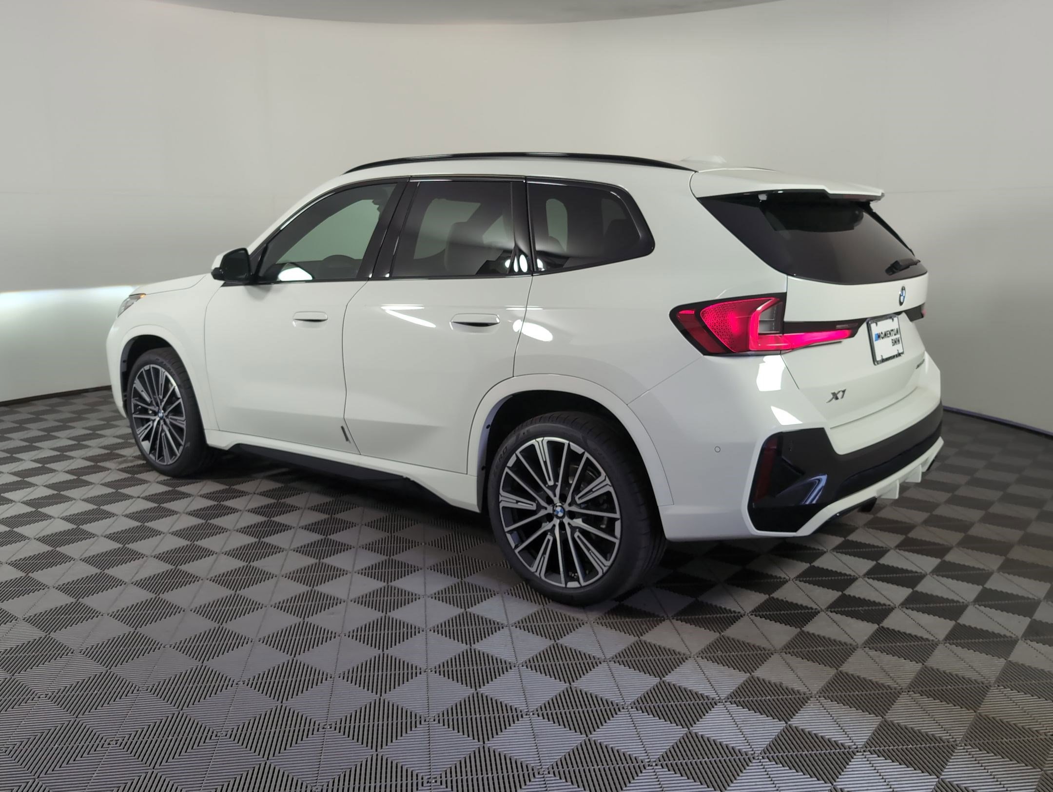 2026 Bmw X1 XDrive28i photo 3