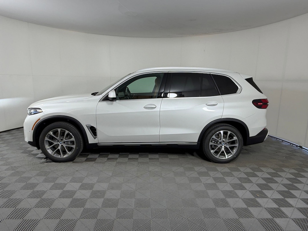 New 2026 BMW X5 sDrive40i SUV