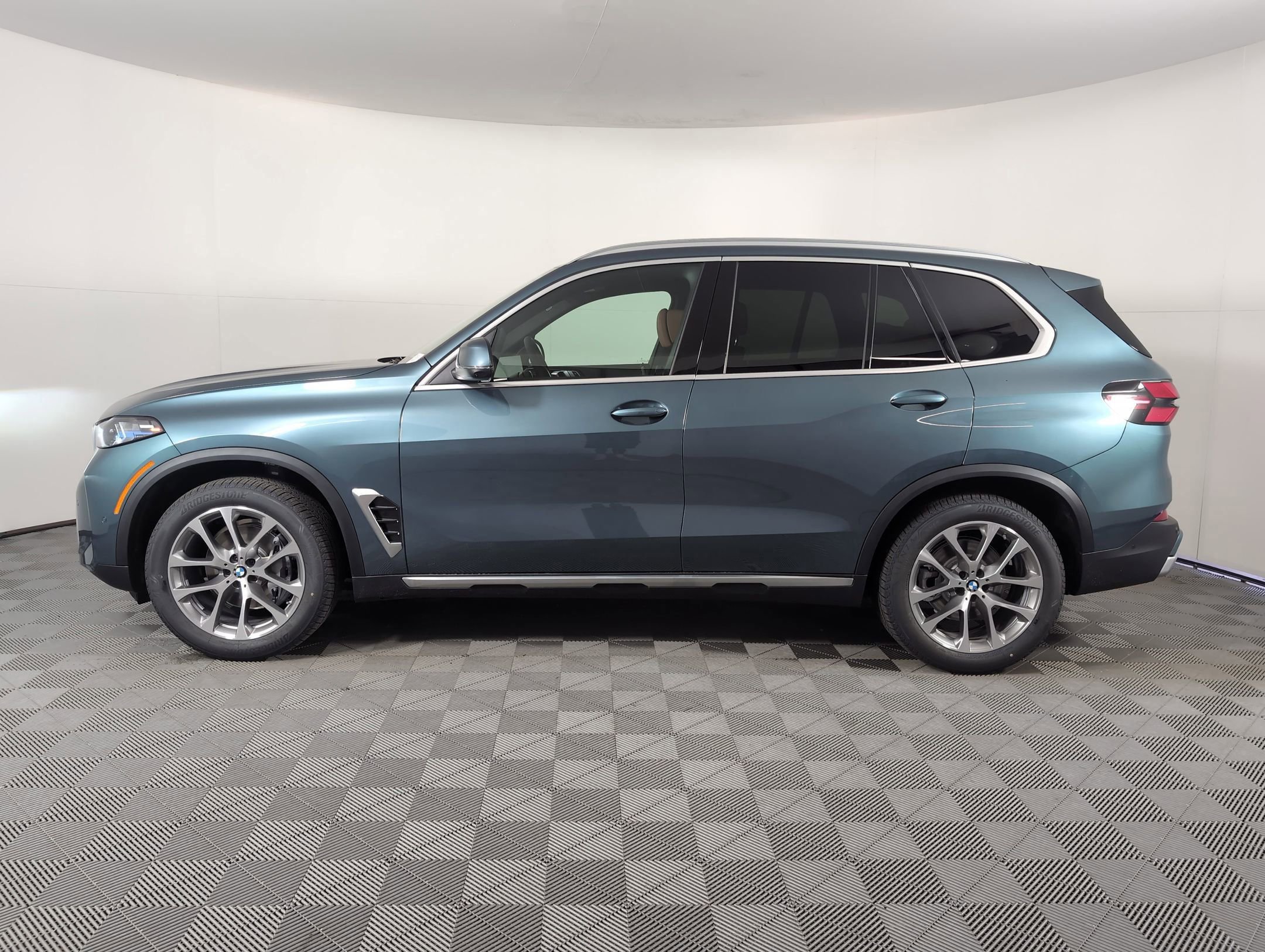 2026 Bmw X5 xDrive40i photo 2