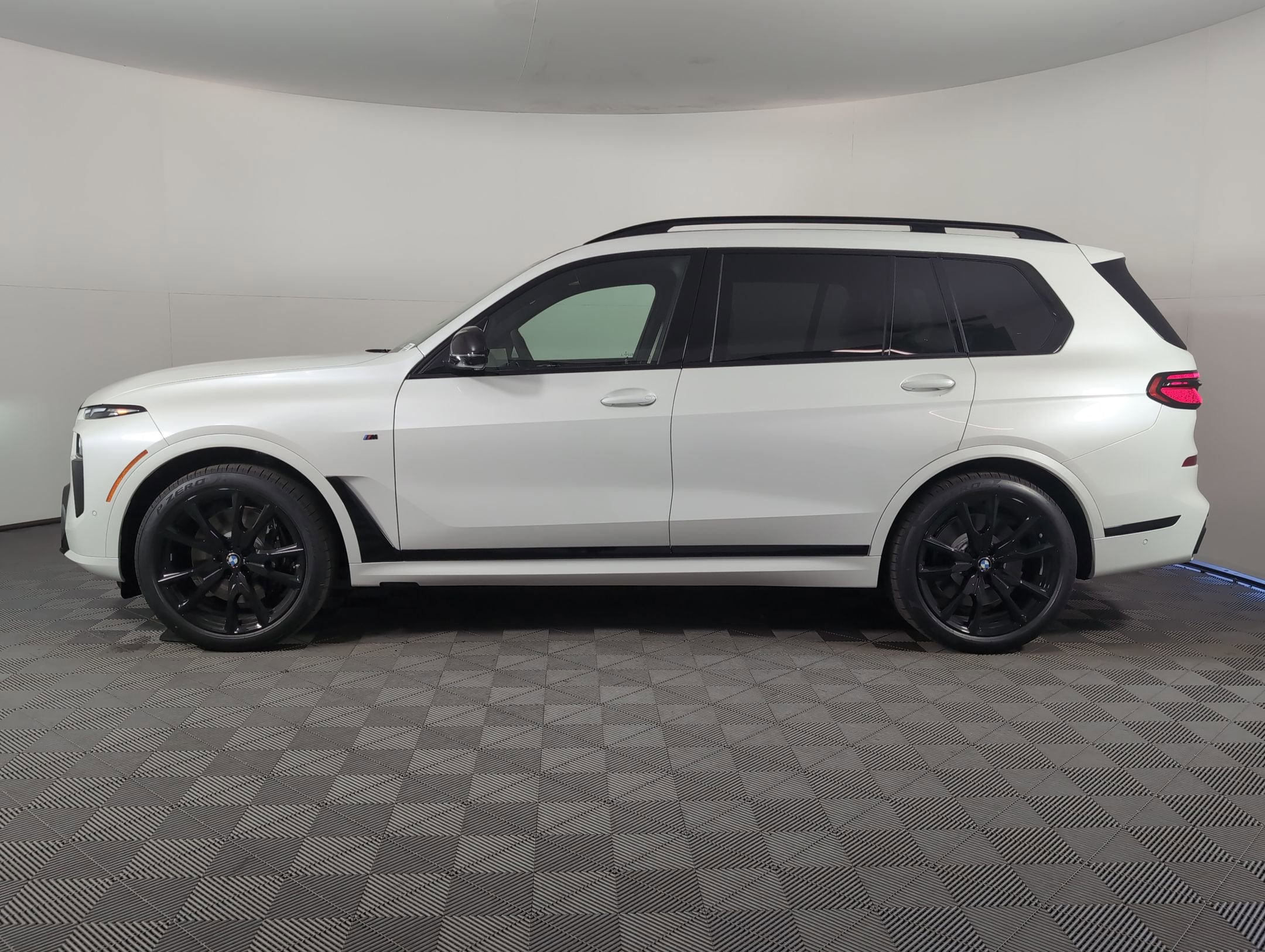 2026 Bmw X7 M60i photo 2