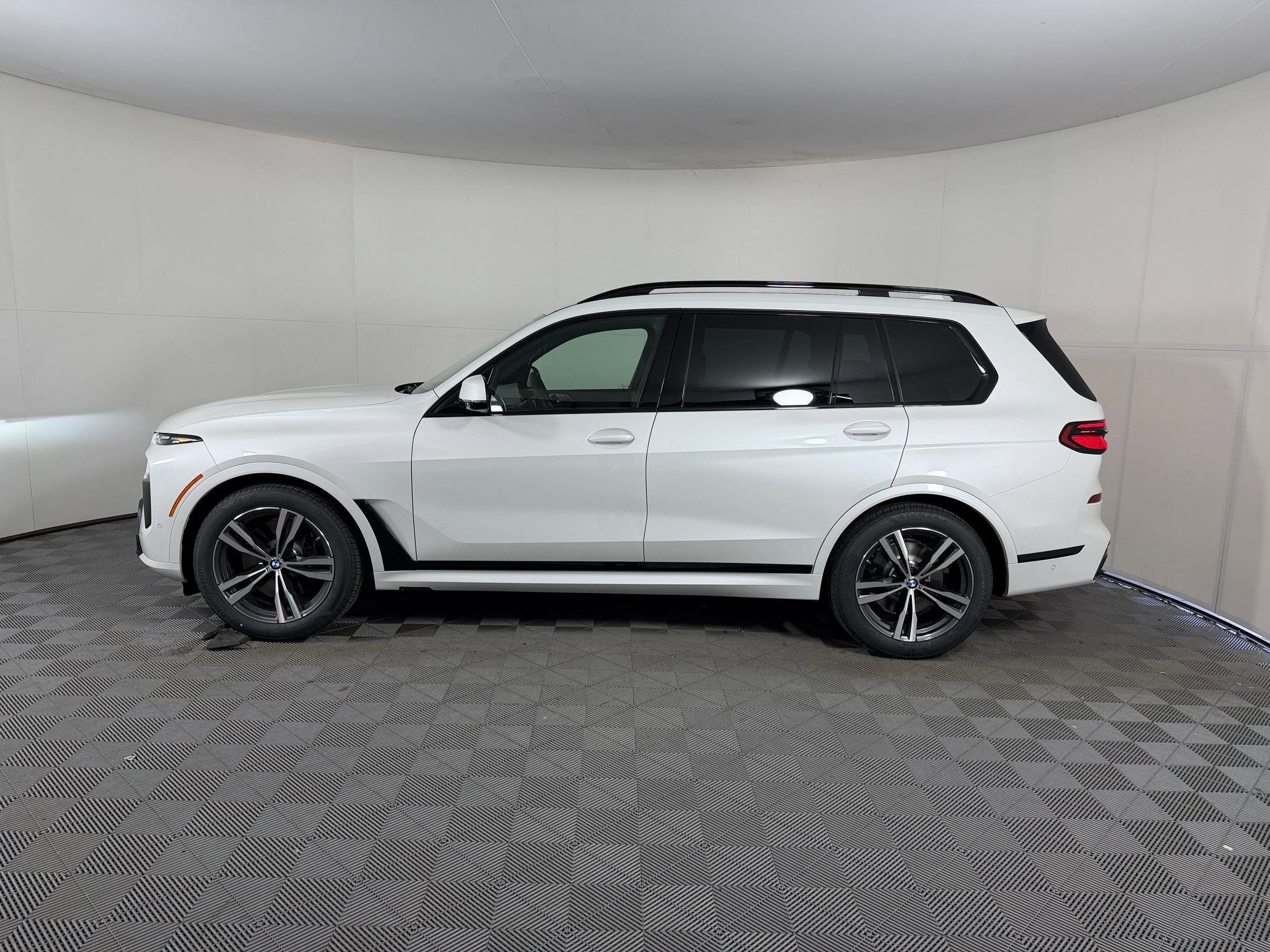 Used 2027 BMW X7 xDrive40i SUV for sale in Houston