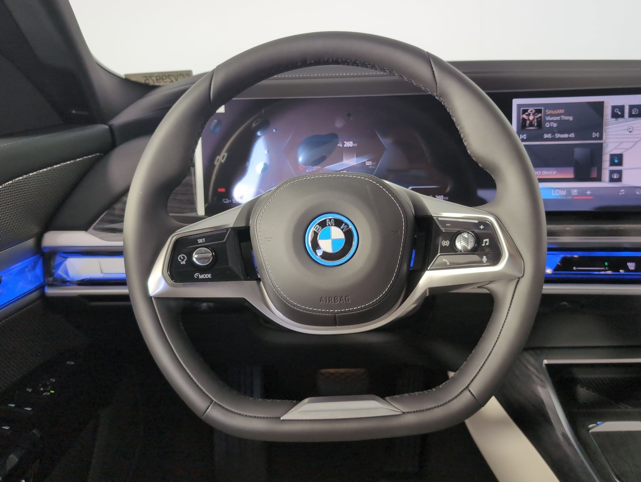 2025 BMW i7 50 - Photo 13