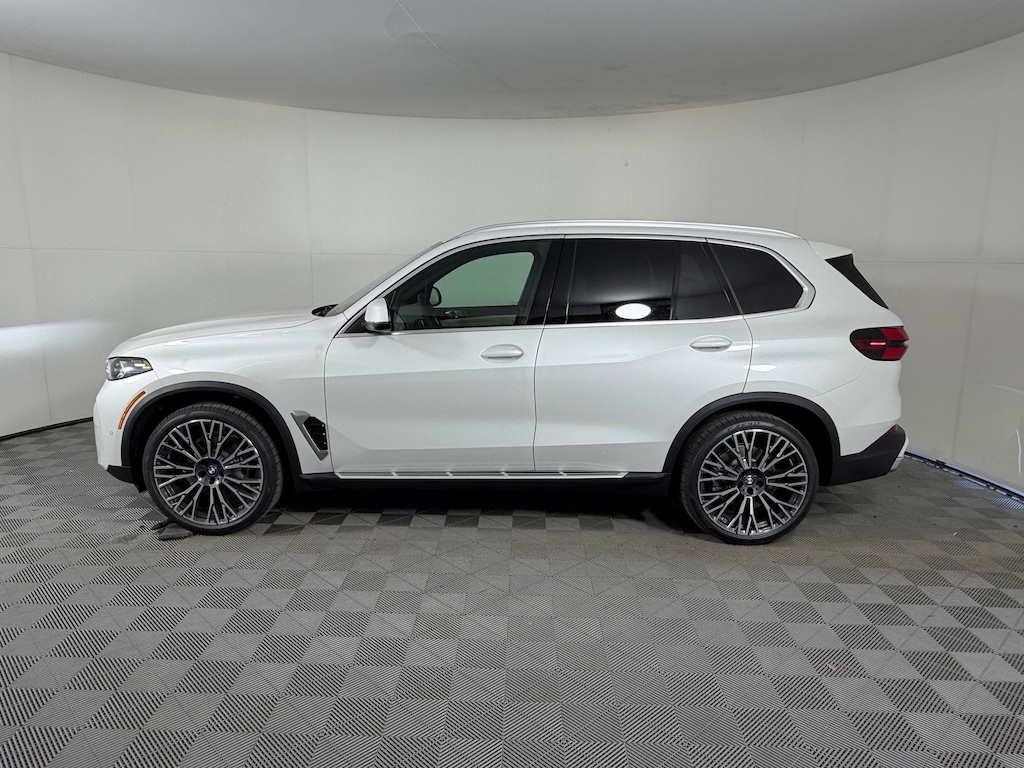 New 2026 BMW X5 sDrive40i SUV