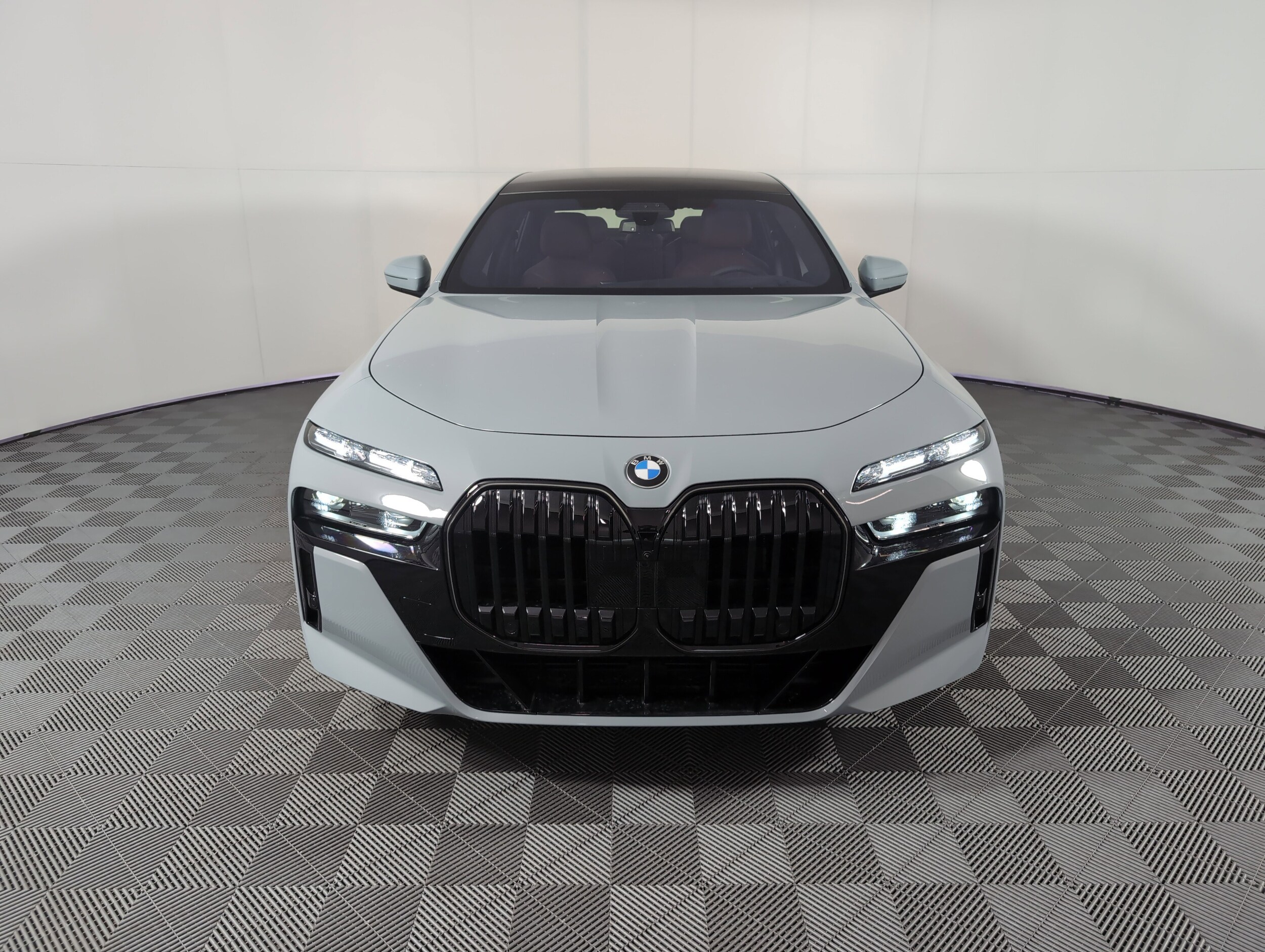 2025 Bmw 760i xDrive photo 2
