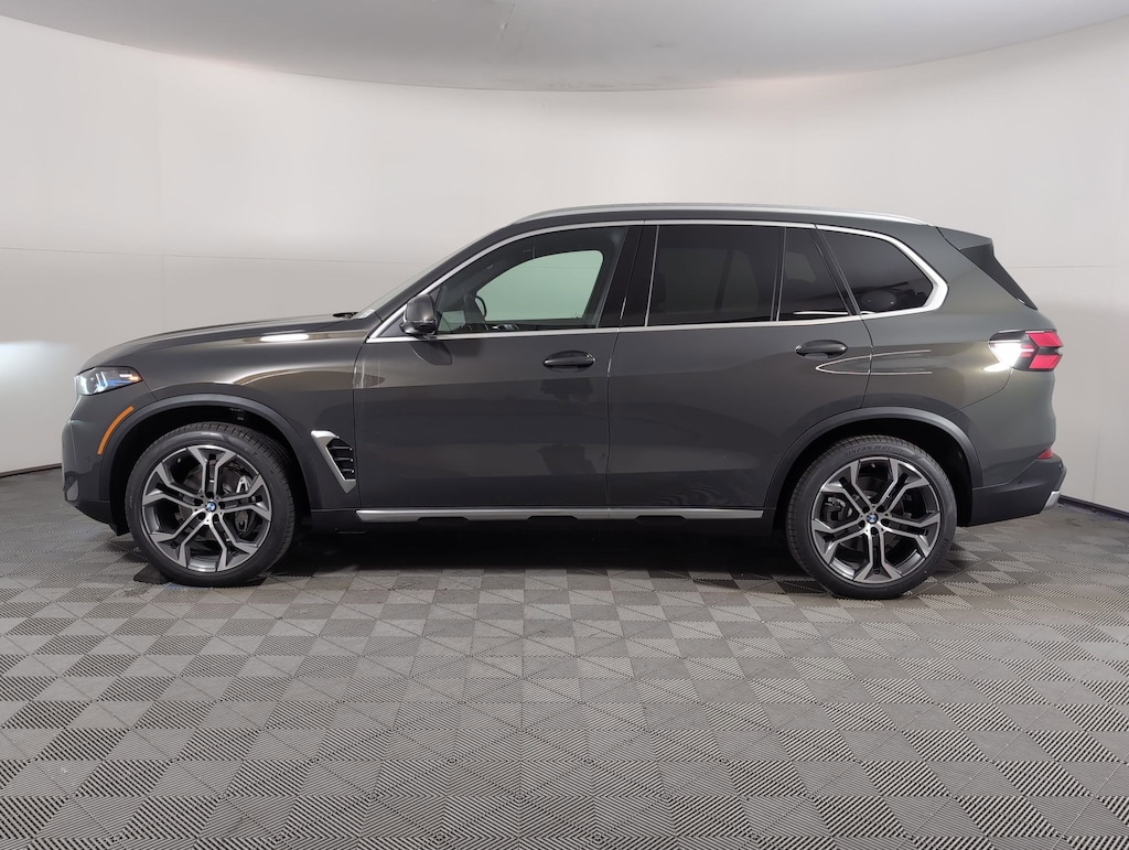 New 2026 BMW X5 sDrive40i SUV