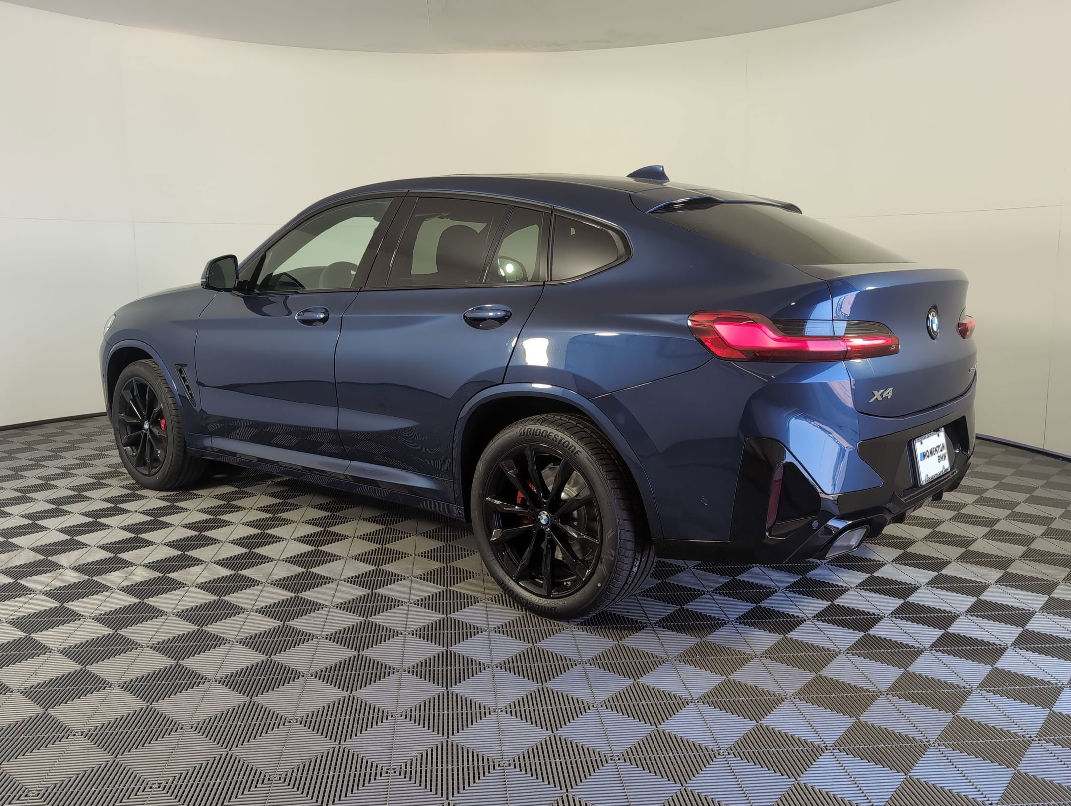 2025 Bmw X4 xDrive30i photo 2