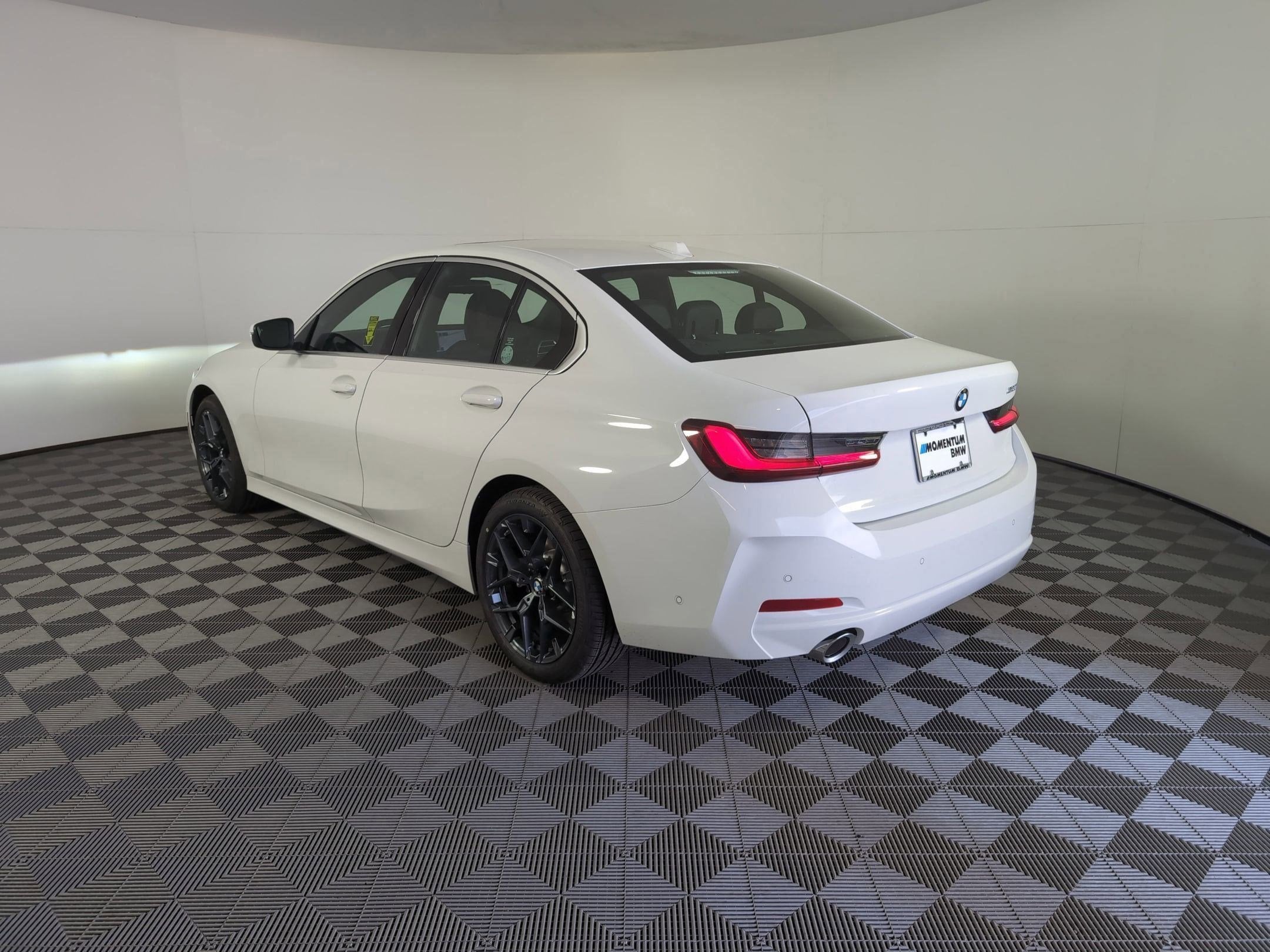 2025 Bmw 330i photo 3