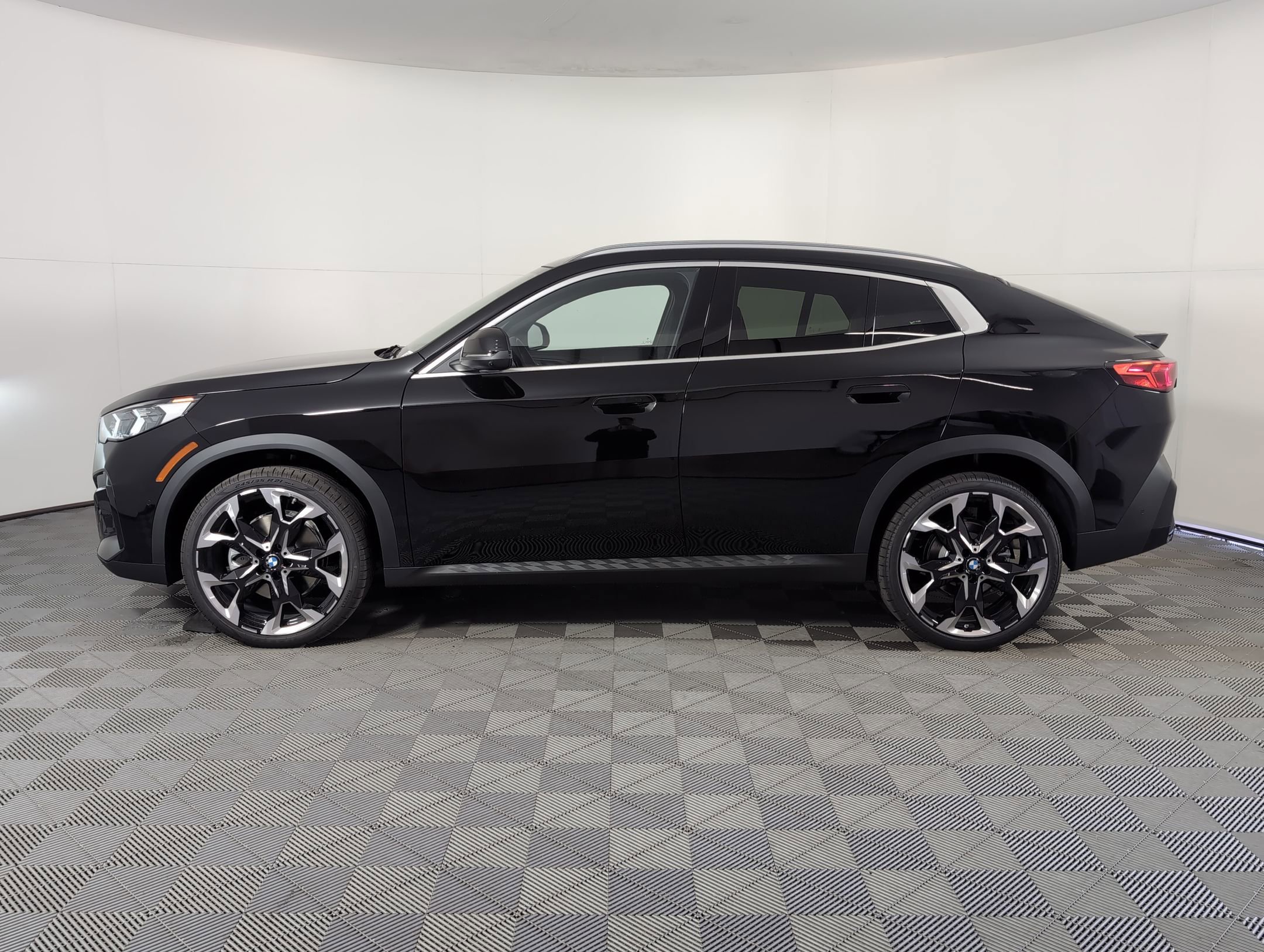 2026 Bmw X2 xDrive28i photo 2