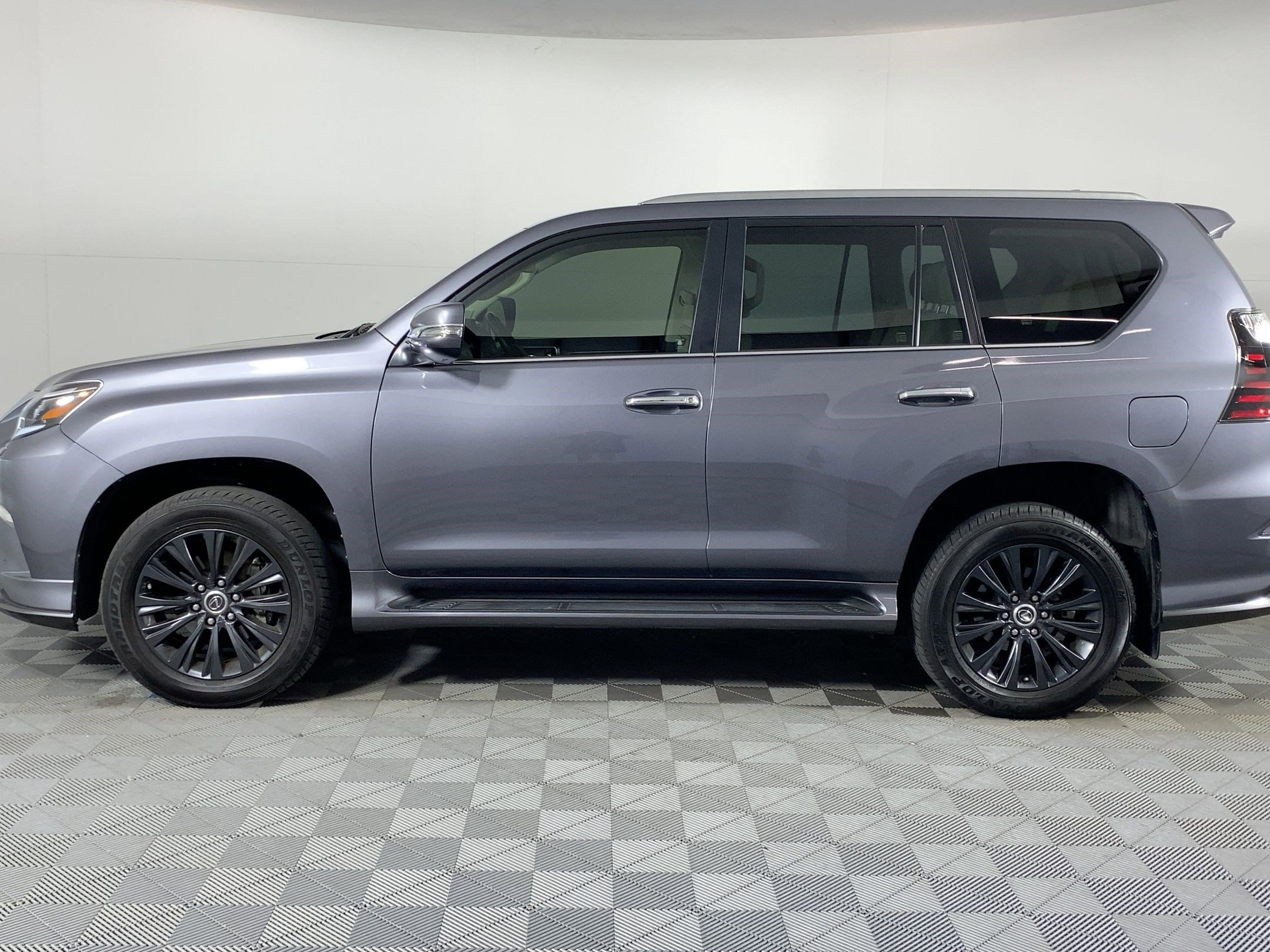 2023 Lexus GX 460 photo 2